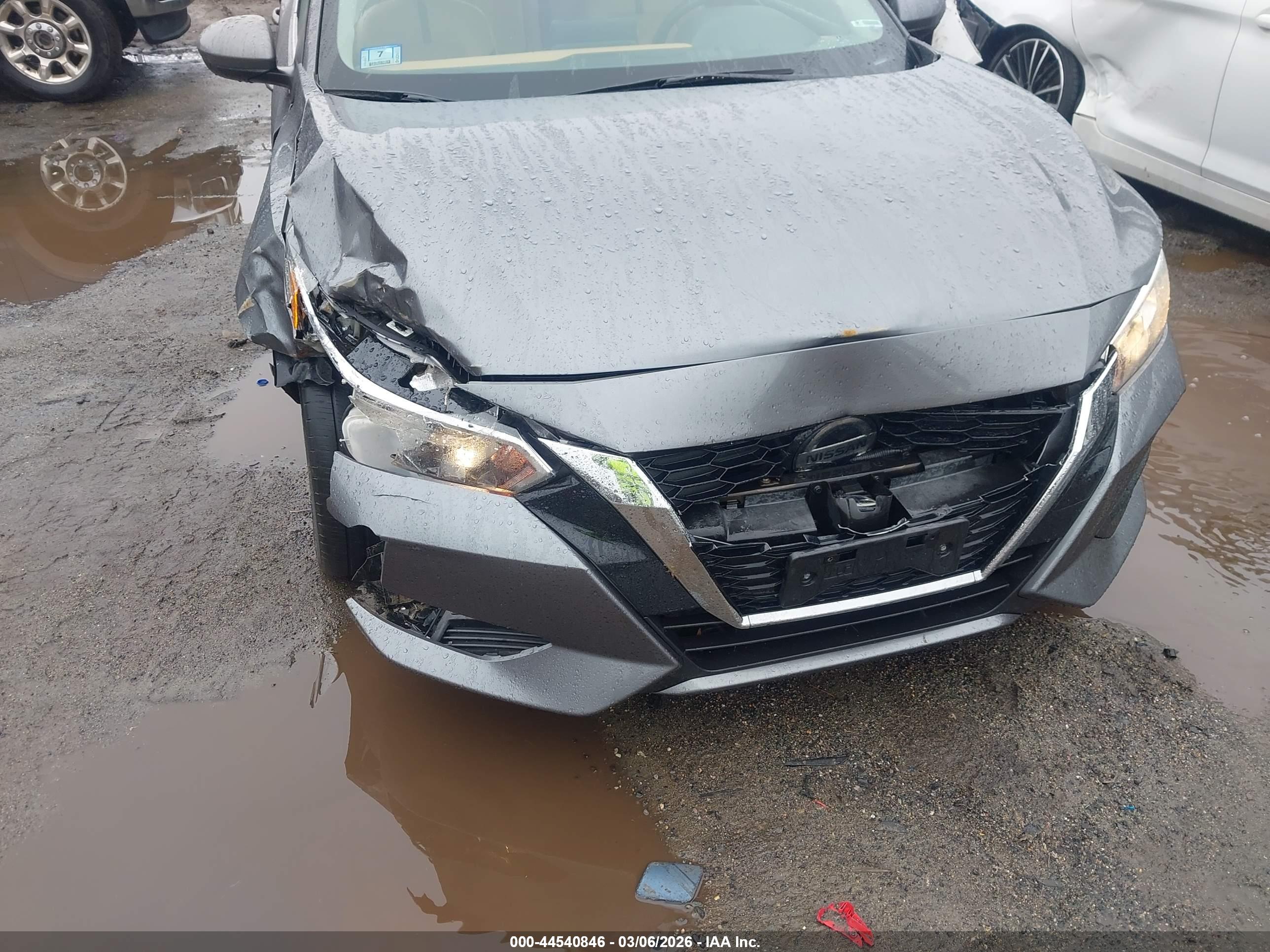 NISSAN SENTRA image 6