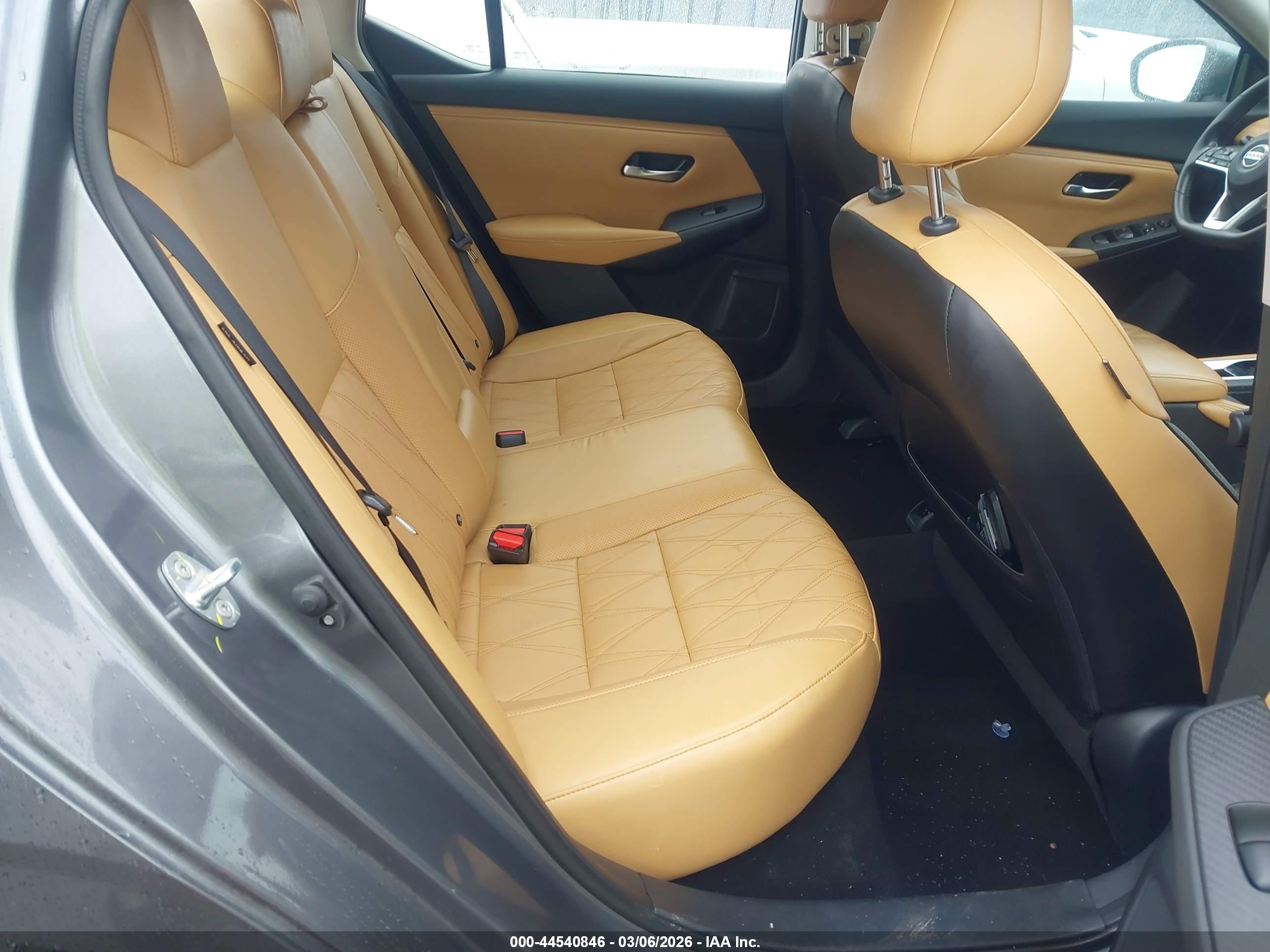 NISSAN SENTRA image 8