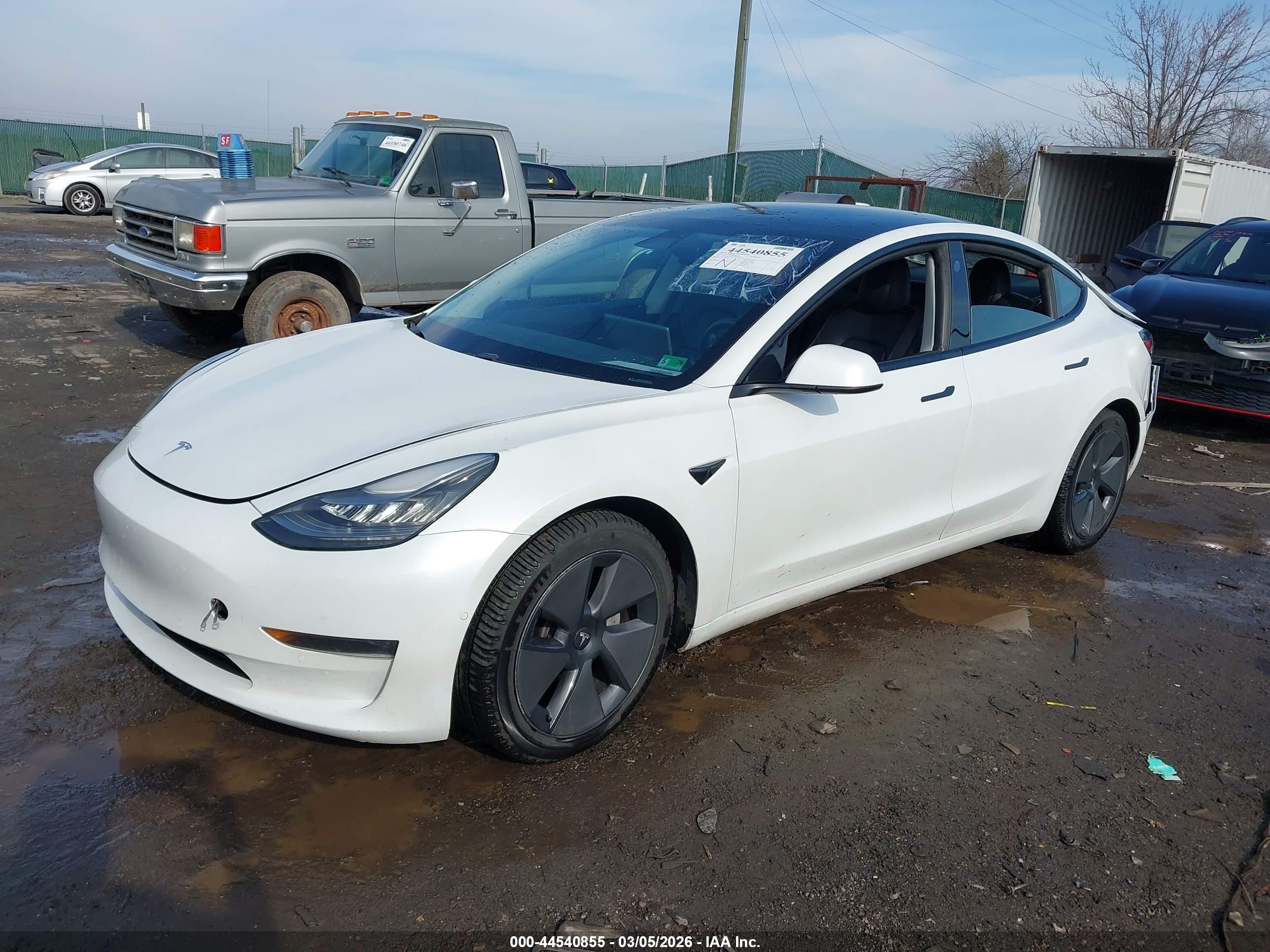 TESLA MODEL image 2