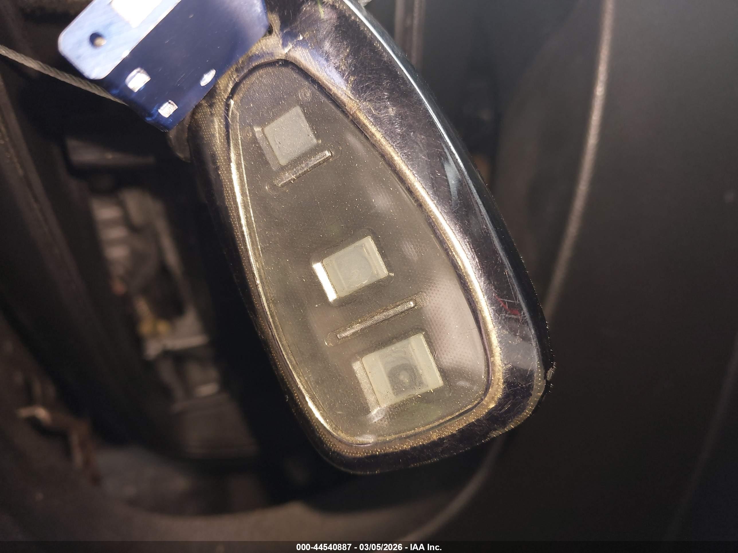 CHEVROLET EQUINOX image 11