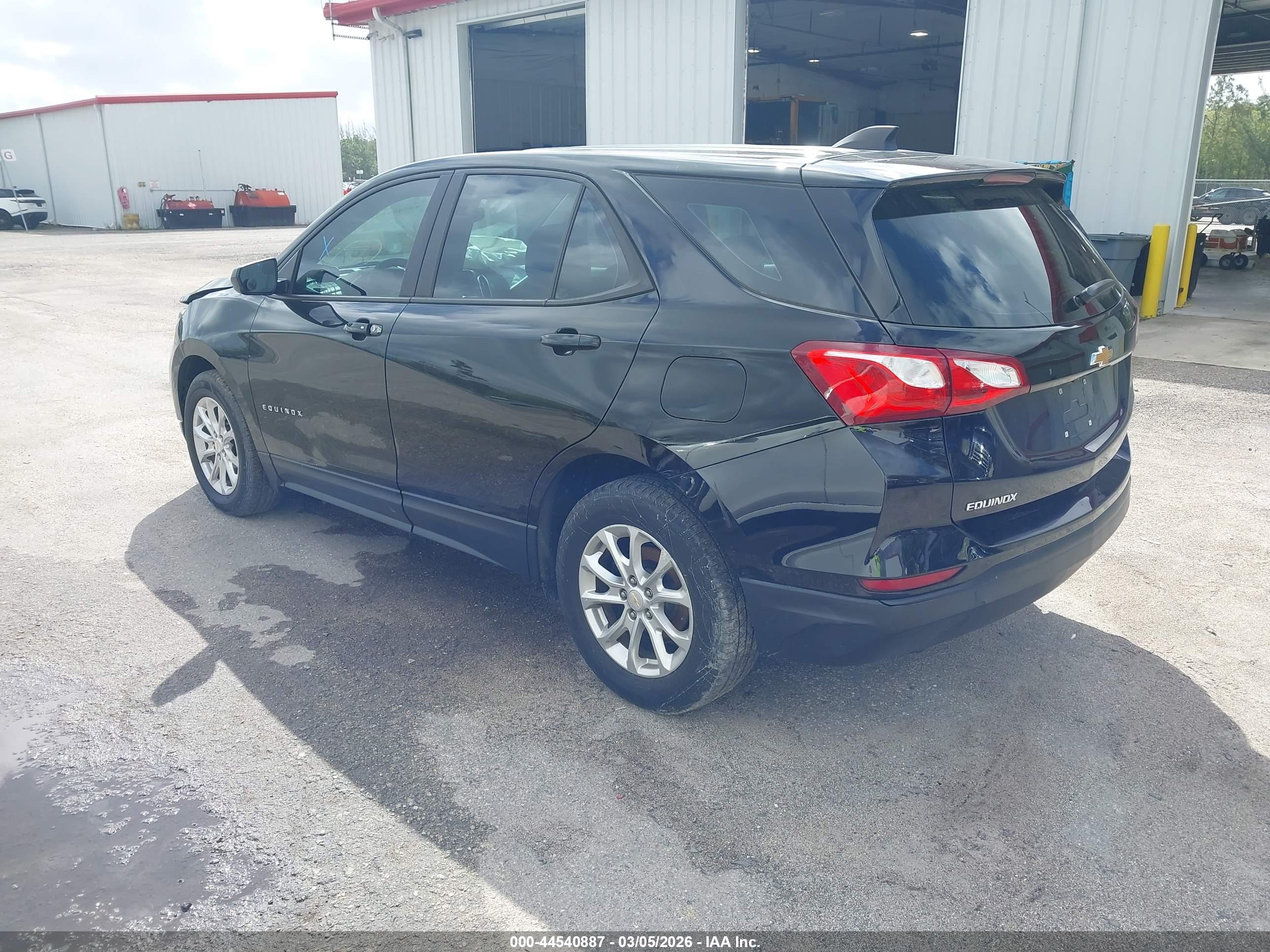CHEVROLET EQUINOX image 3