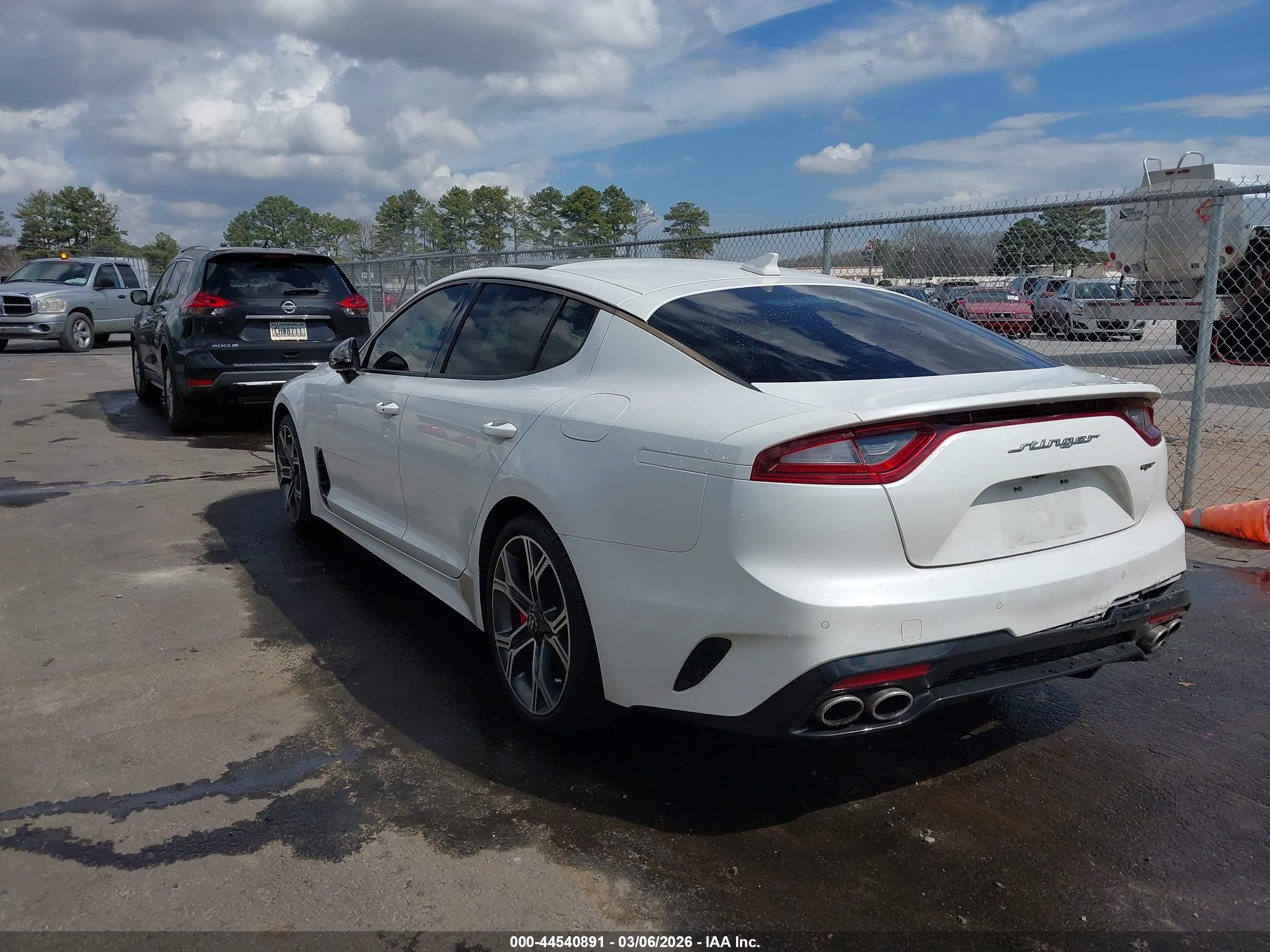 KIA STINGER image 3