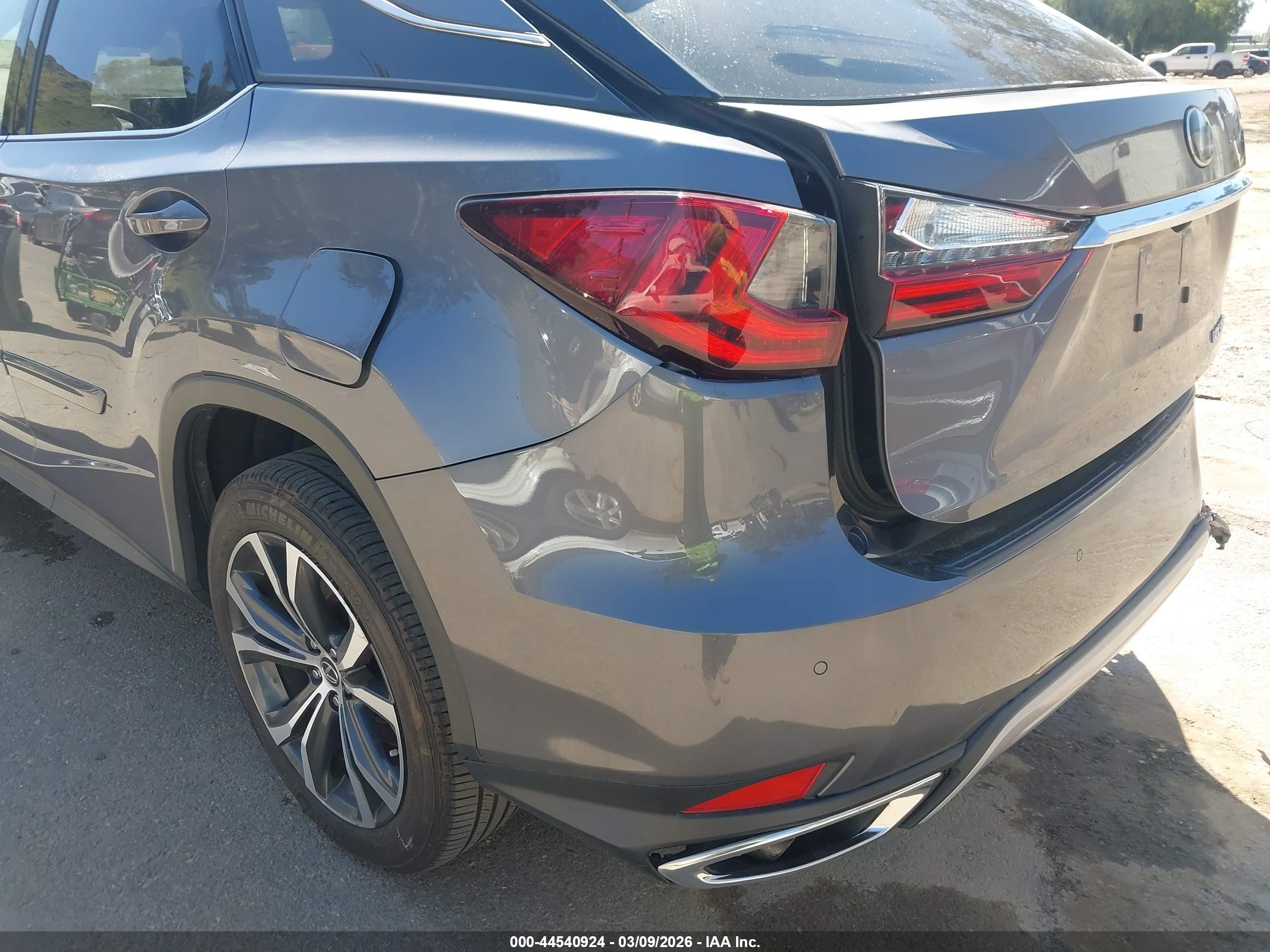 LEXUS RX image 6