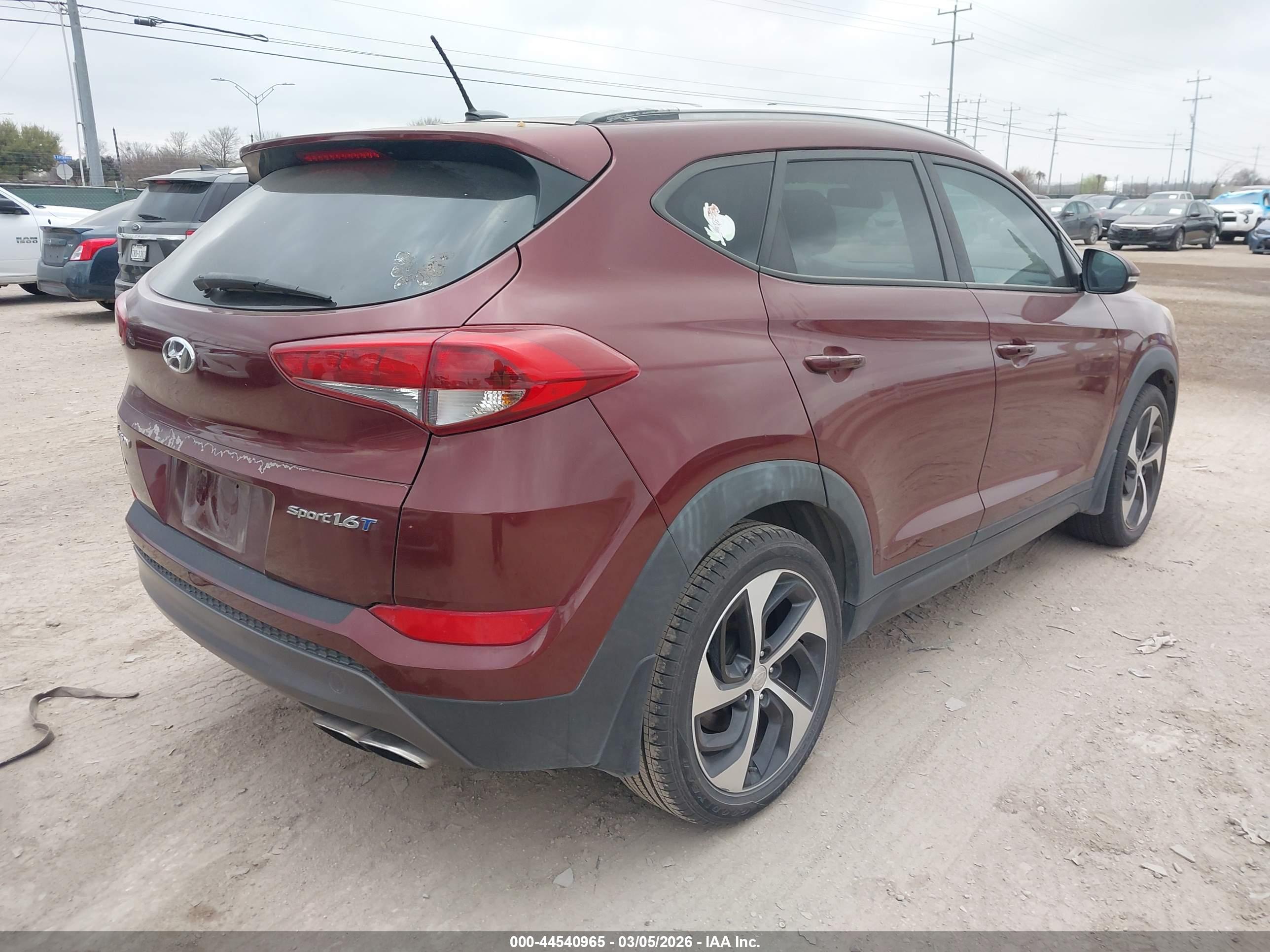 HYUNDAI TUCSON image 4