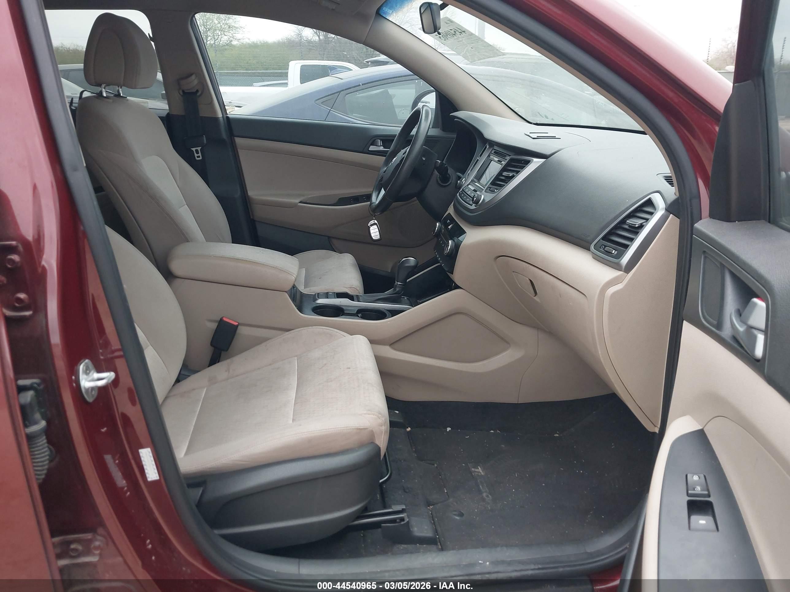 HYUNDAI TUCSON image 5