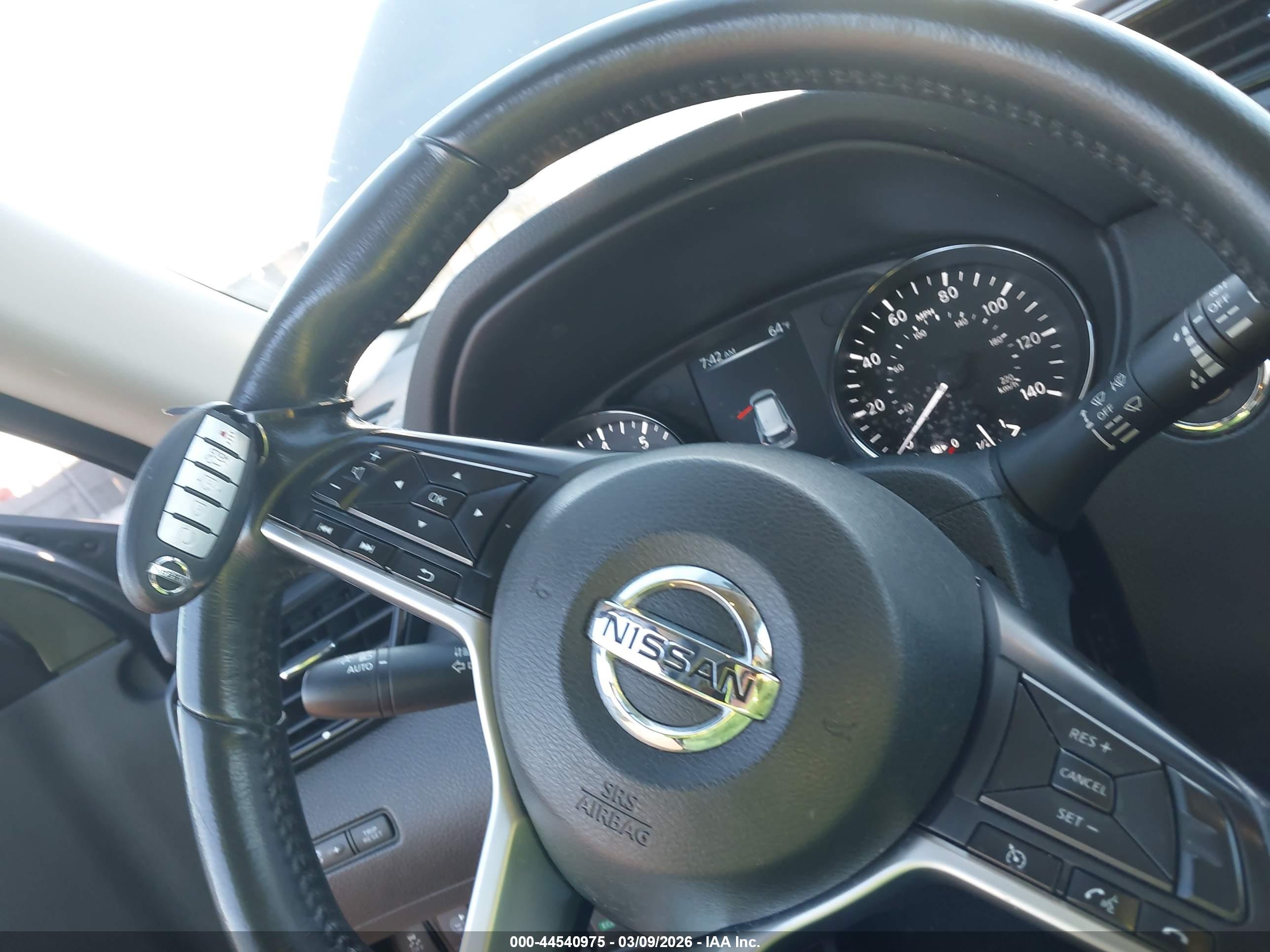 NISSAN ROGUE image 11
