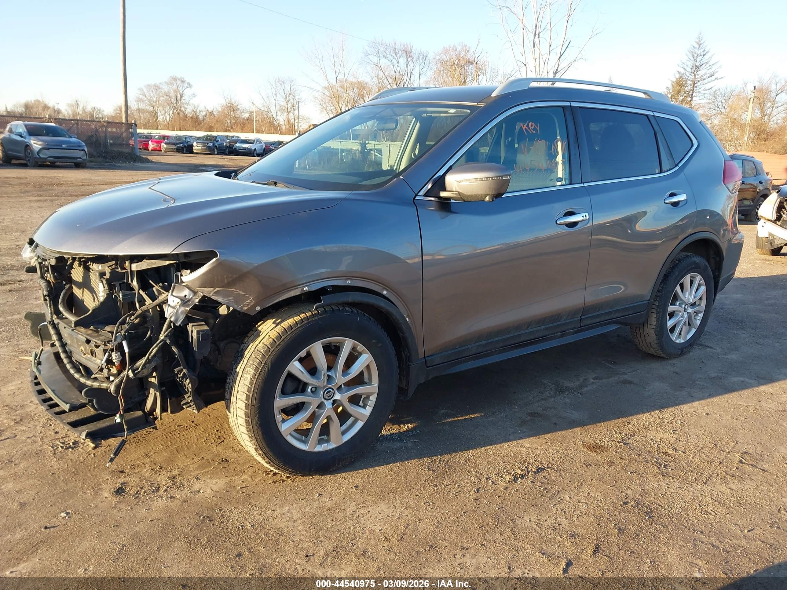 NISSAN ROGUE image 2