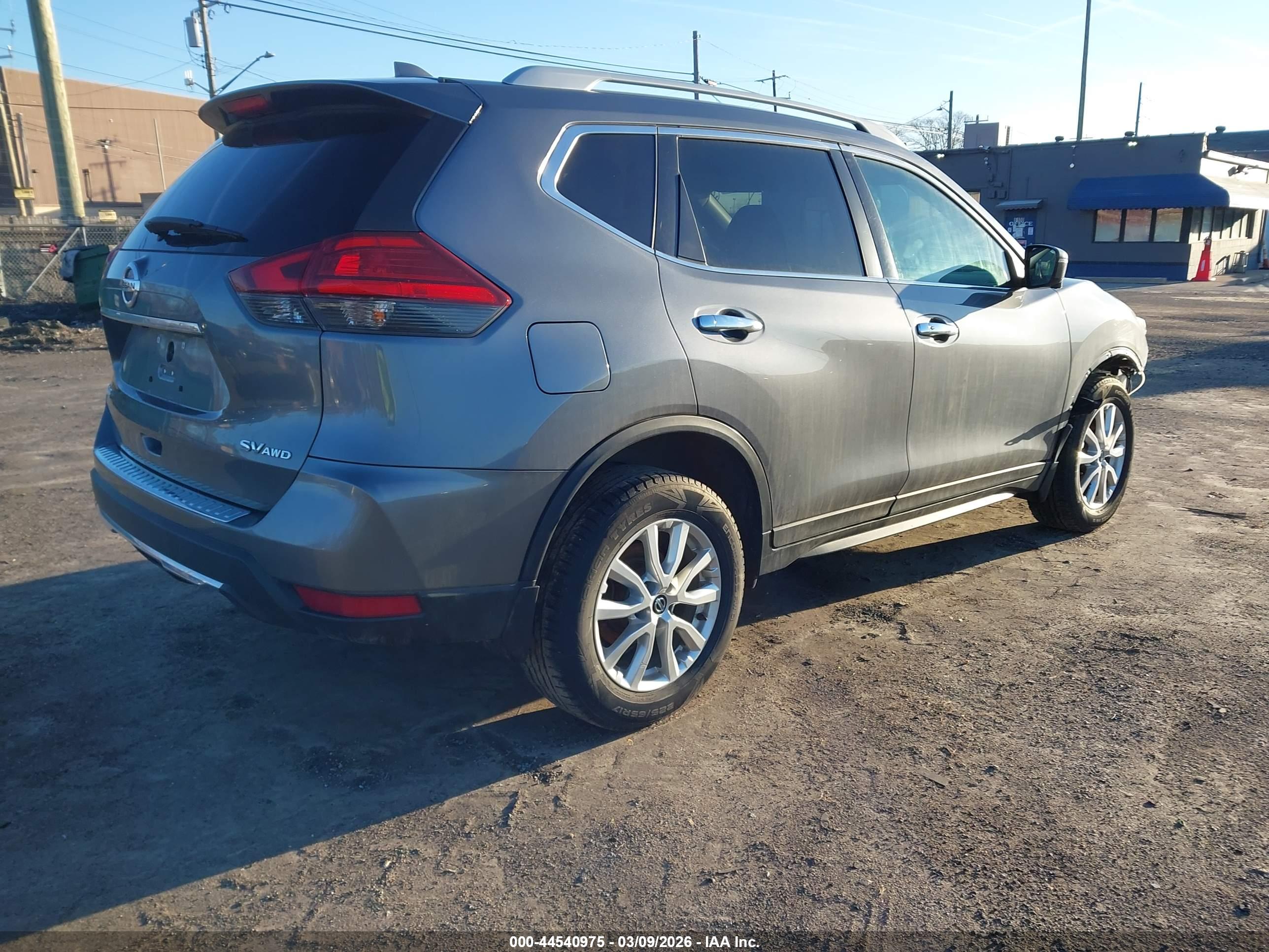 NISSAN ROGUE image 4