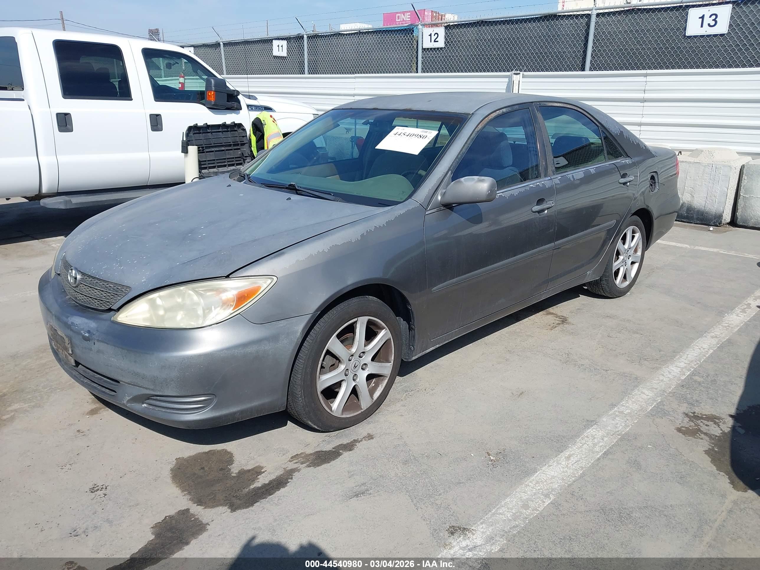 TOYOTA CAMRY image 2