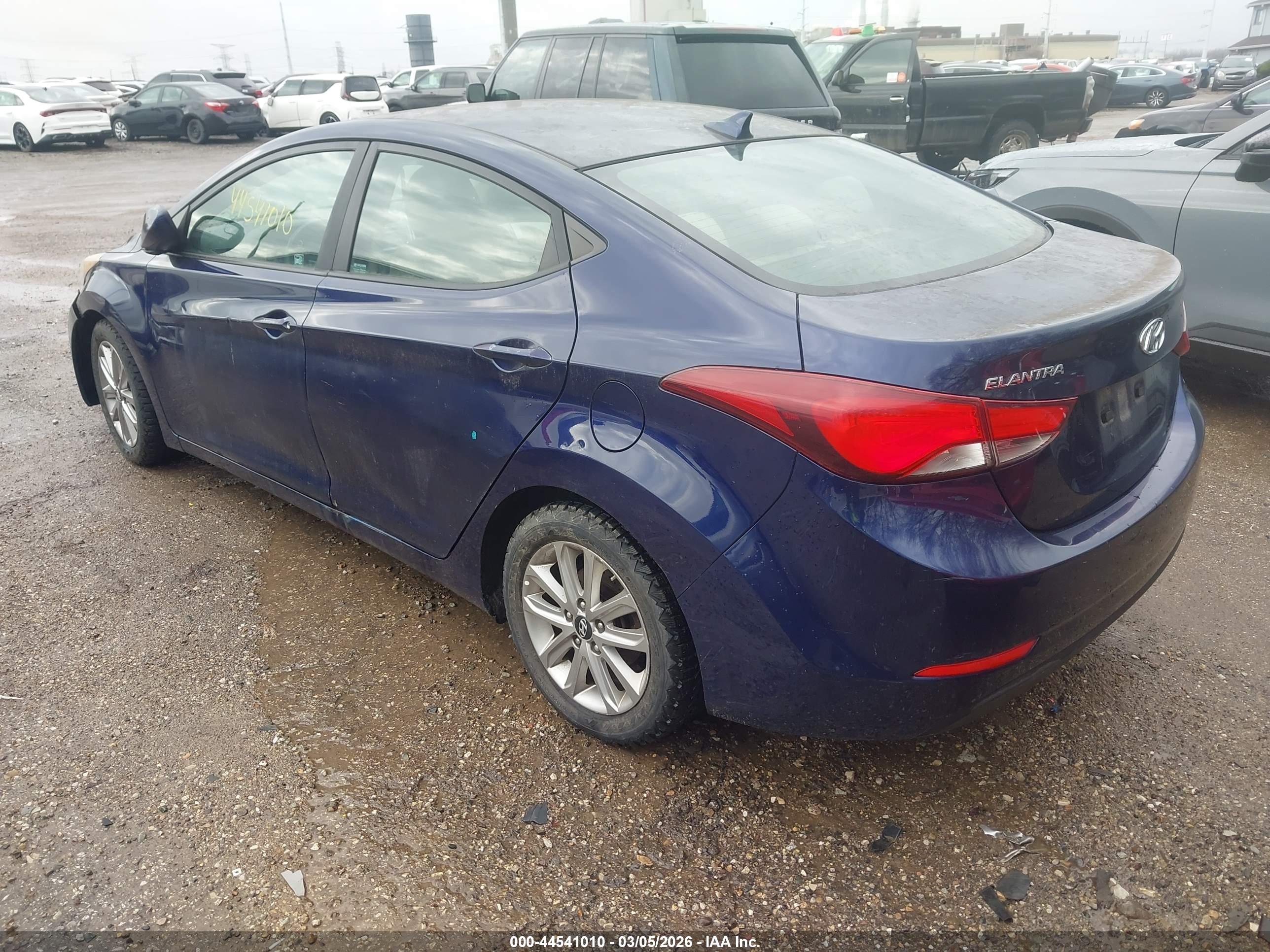 HYUNDAI ELANTRA image 3