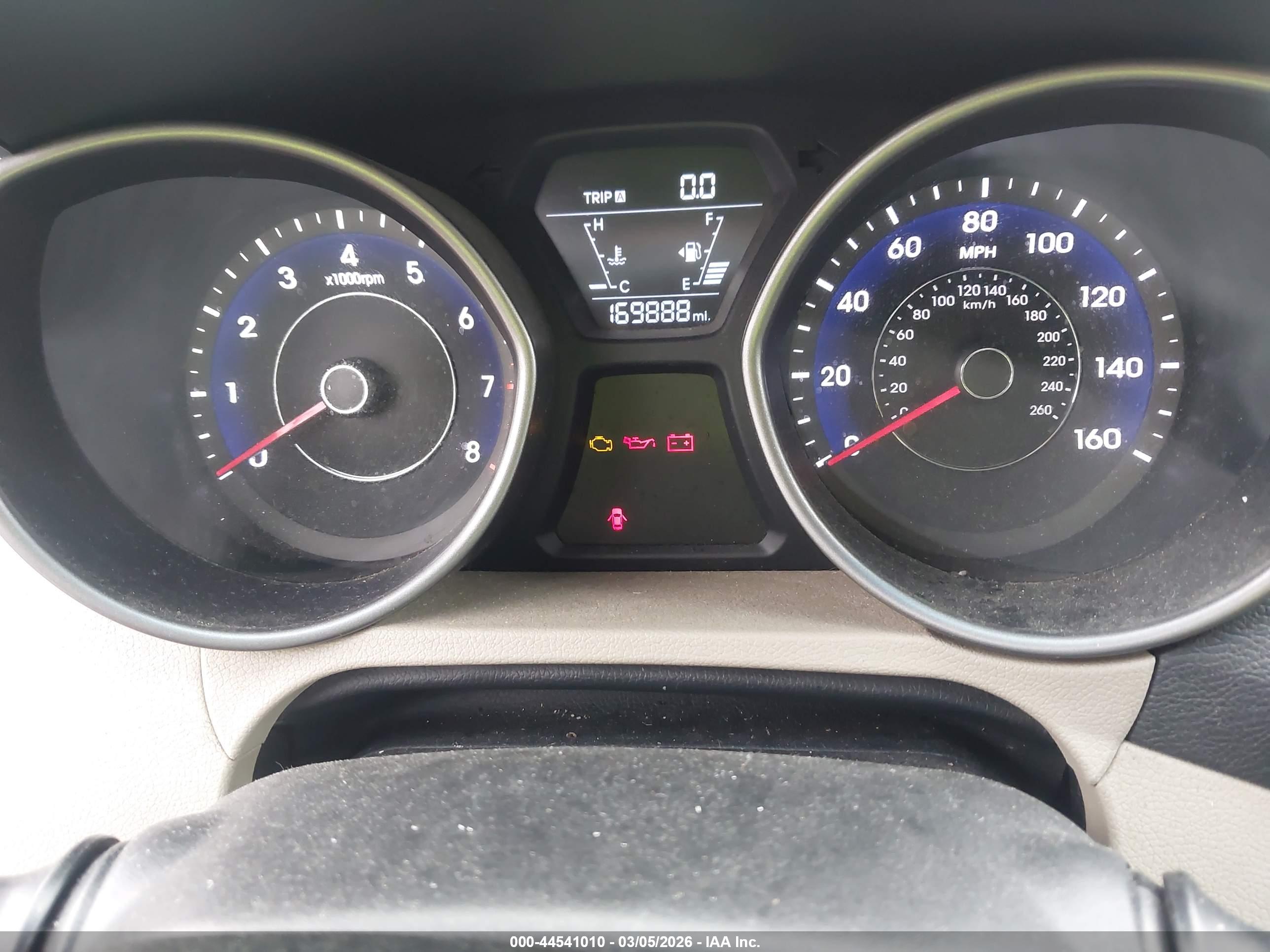 HYUNDAI ELANTRA image 7