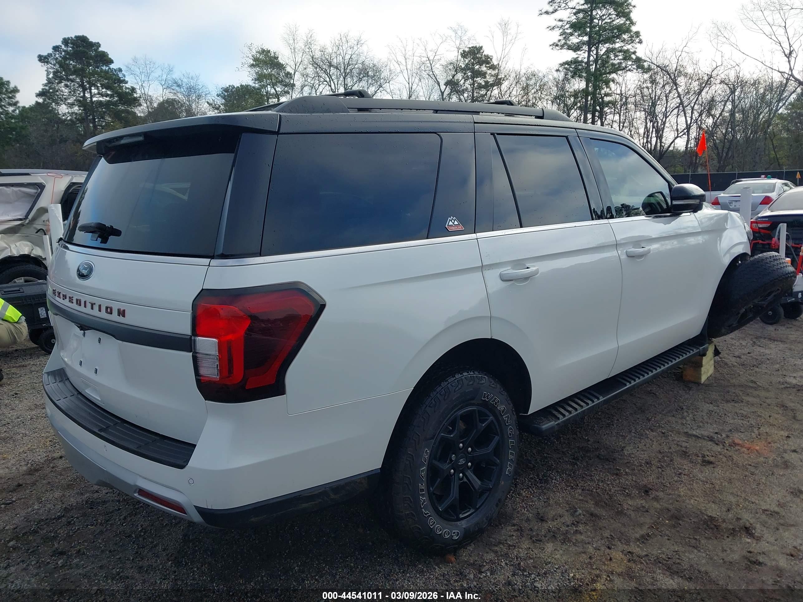 FORD EXPEDITION image 4