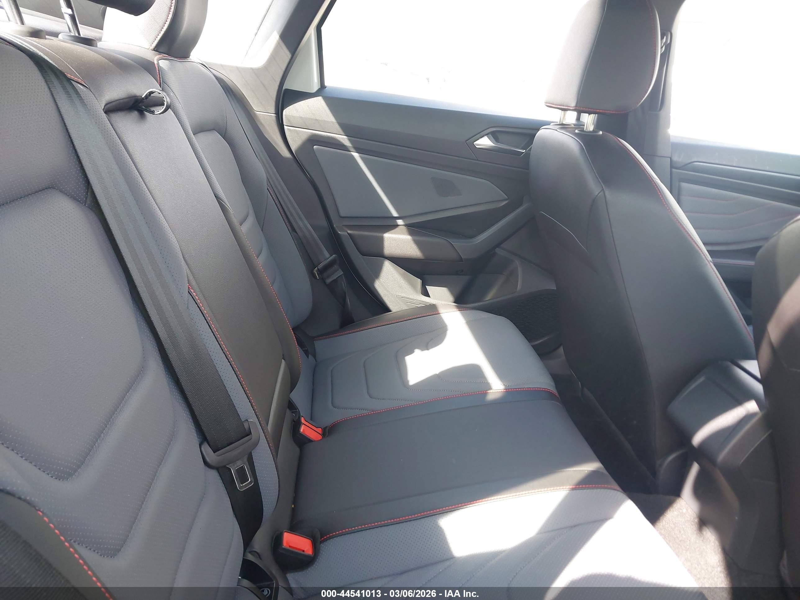 VOLKSWAGEN JETTA image 8