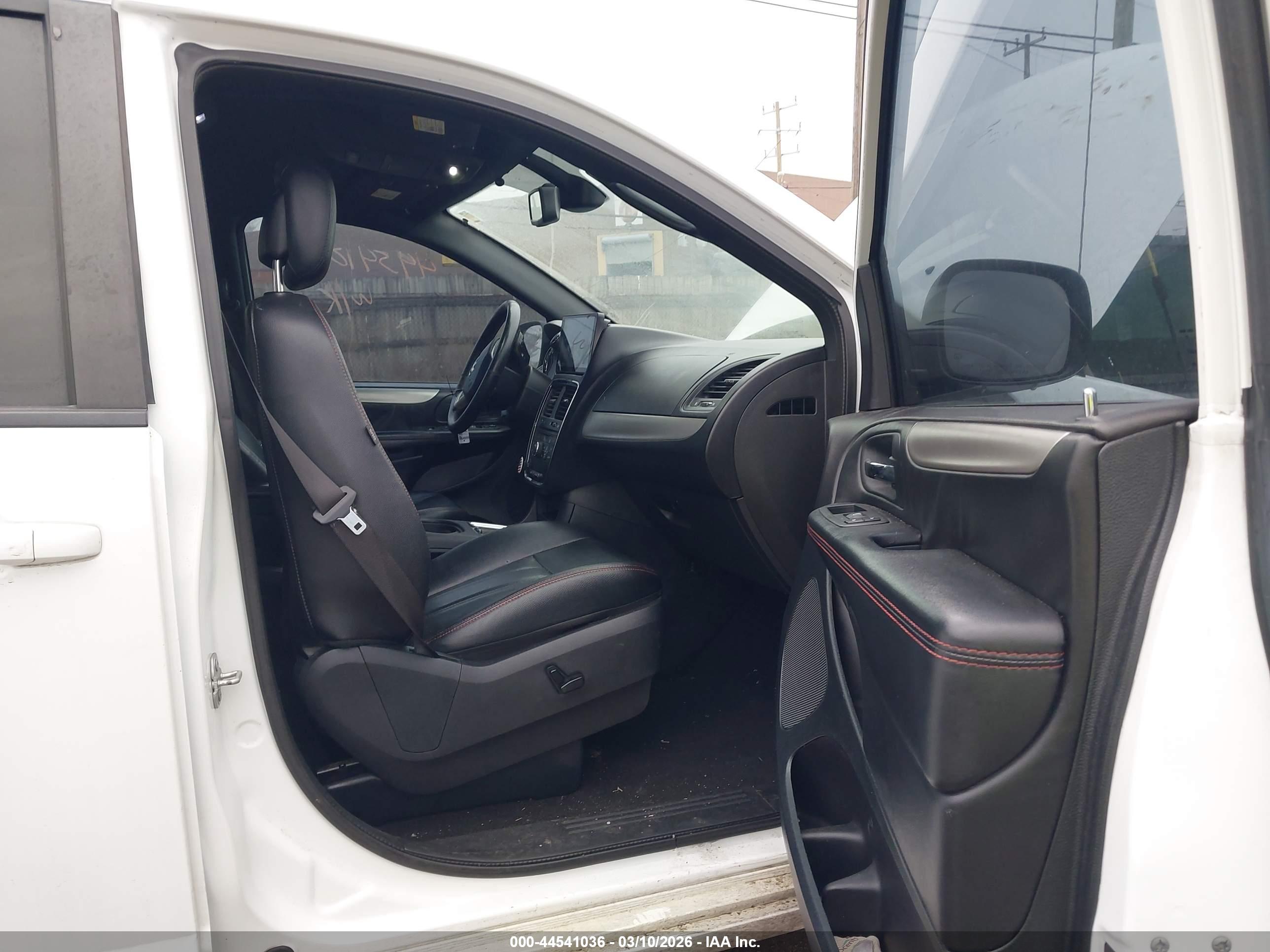 DODGE GRAND image 5