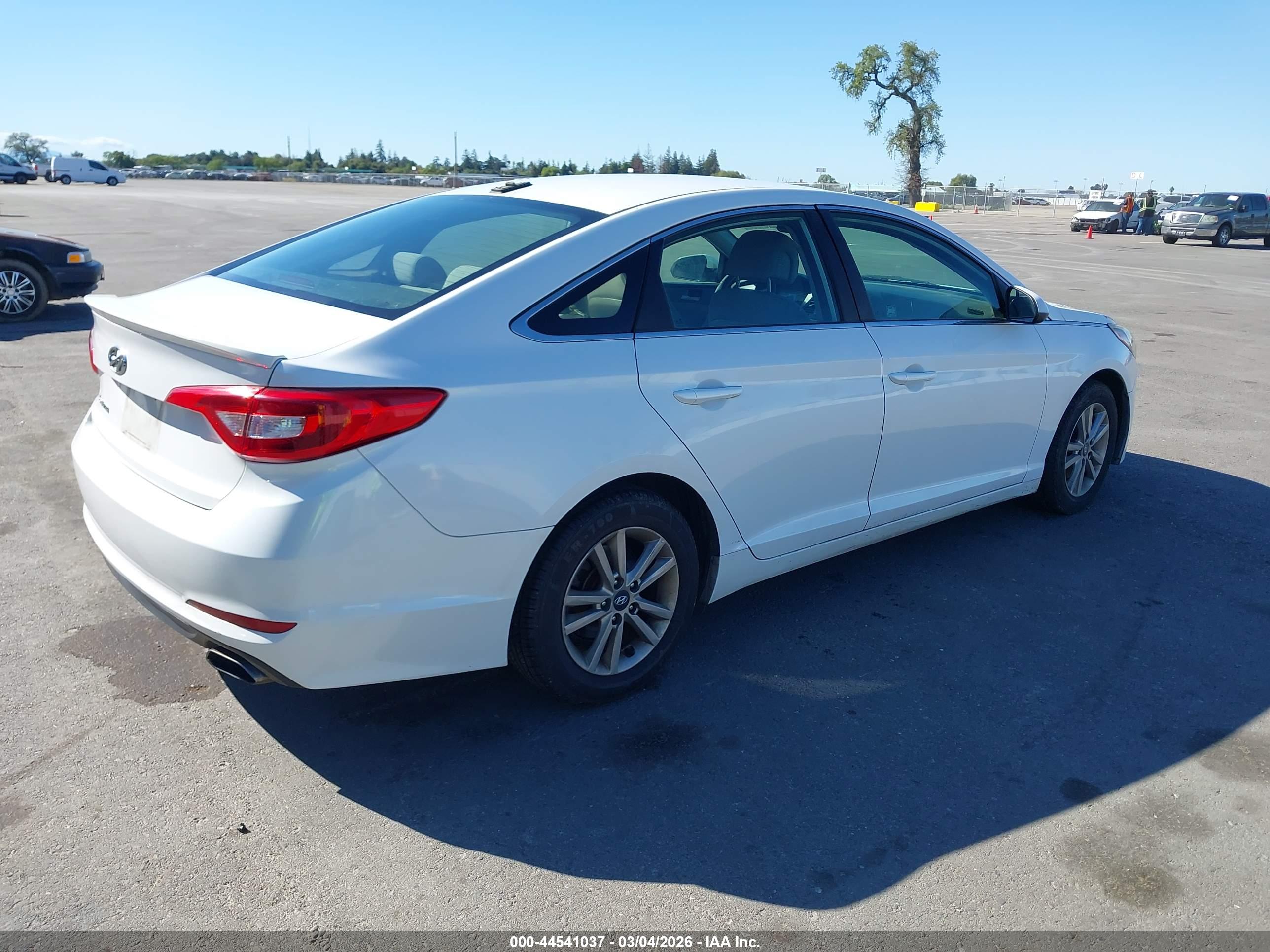 HYUNDAI SONATA image 4