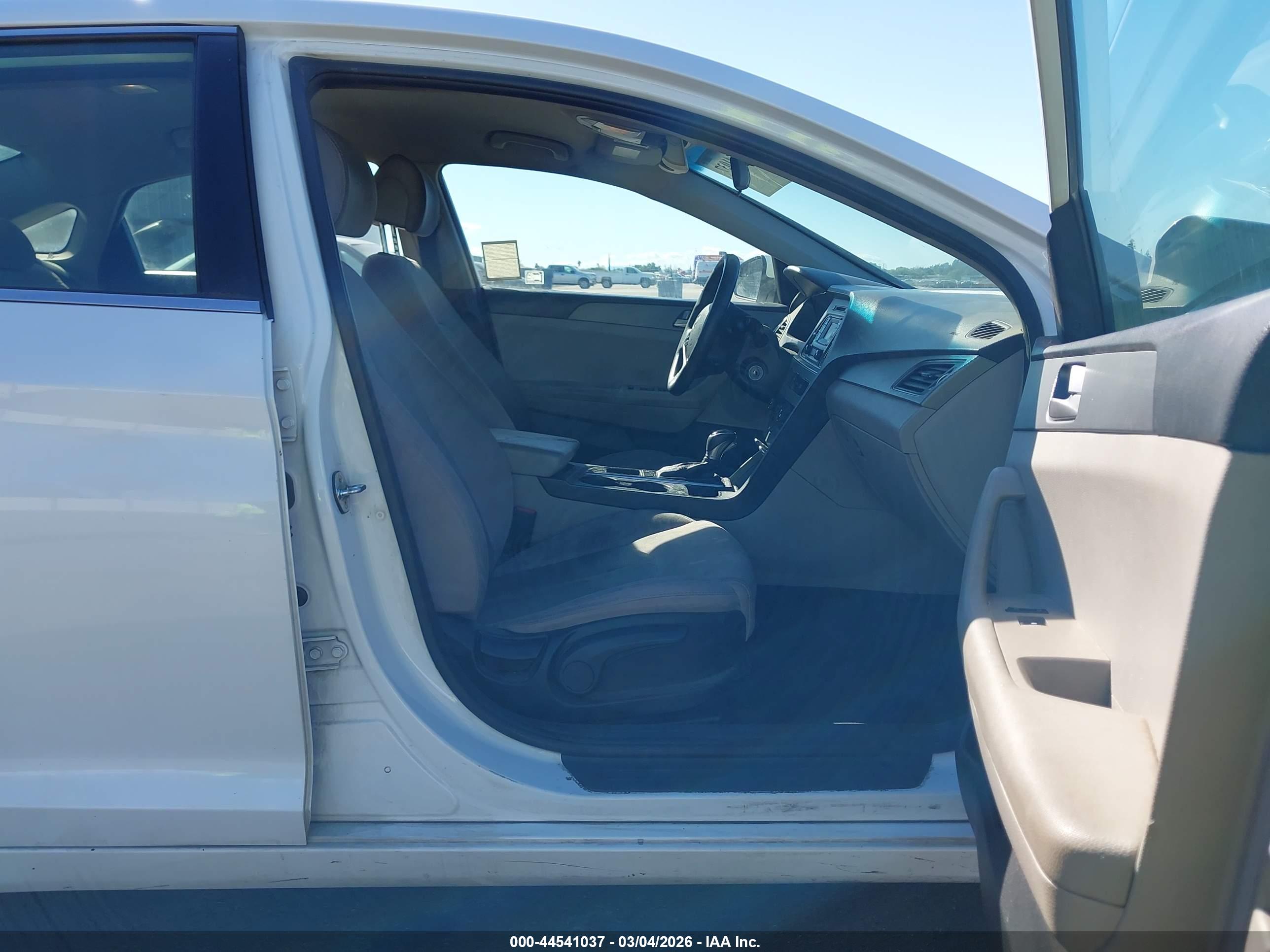 HYUNDAI SONATA image 5