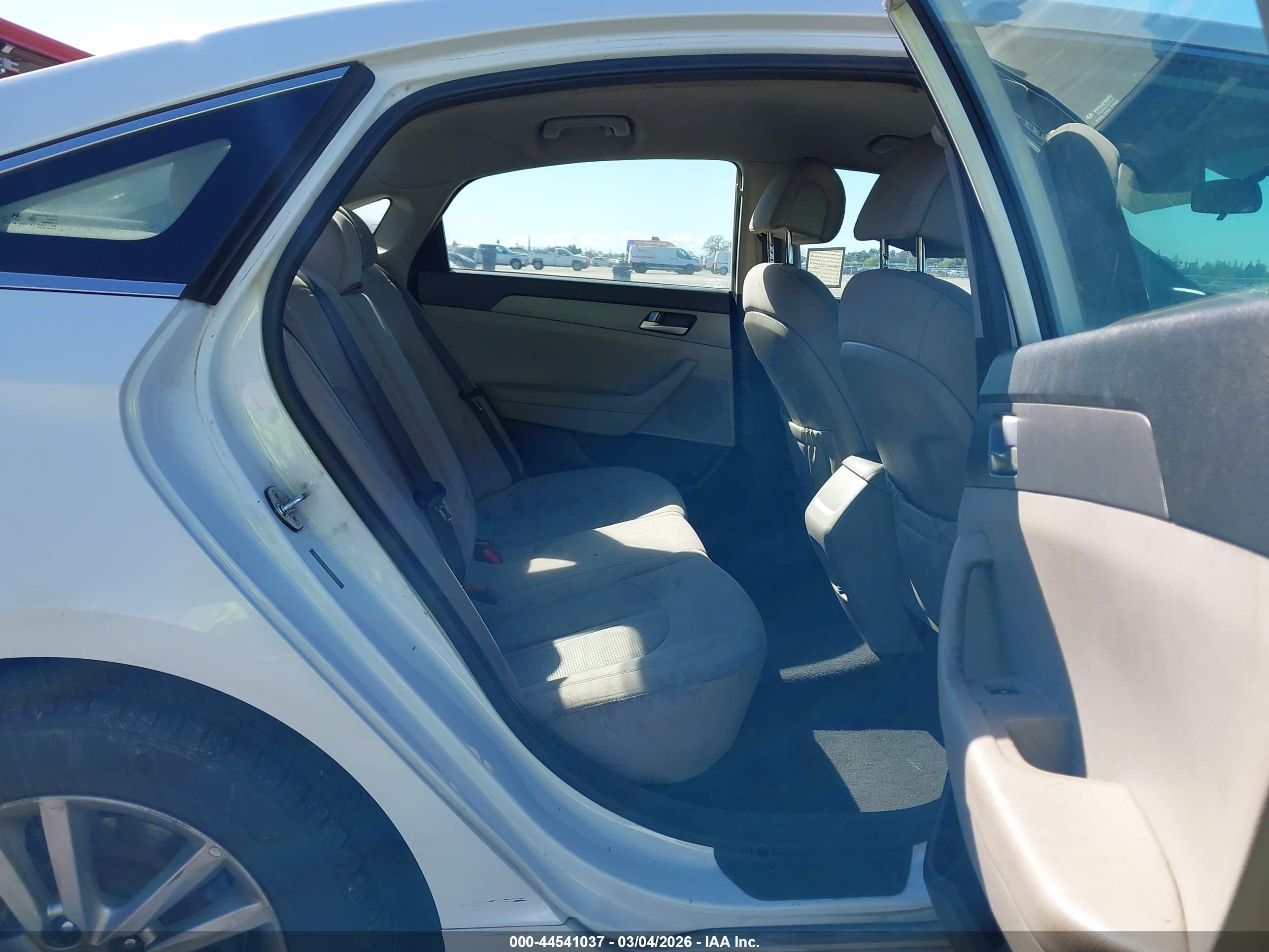 HYUNDAI SONATA image 8