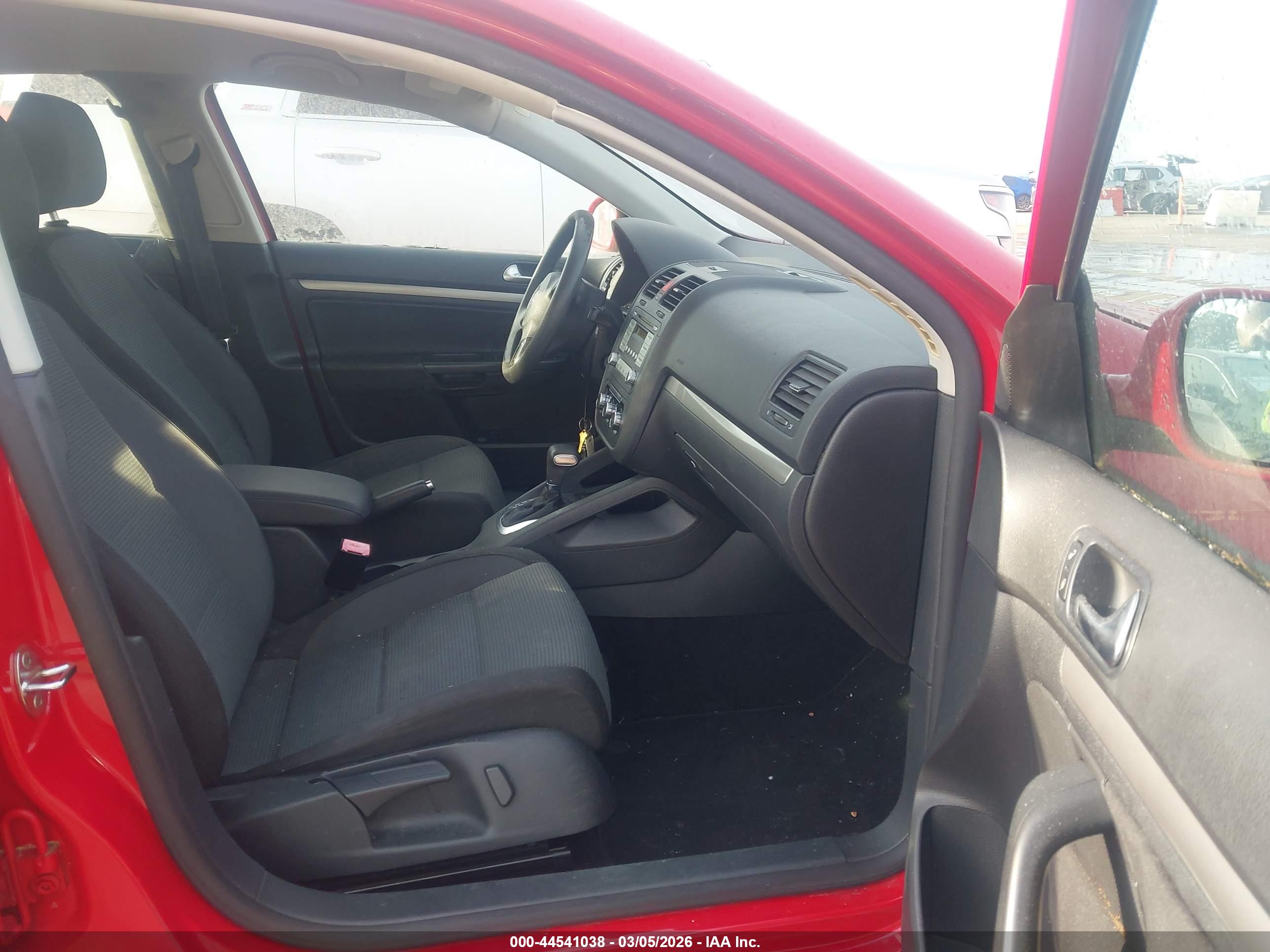 VOLKSWAGEN JETTA image 5