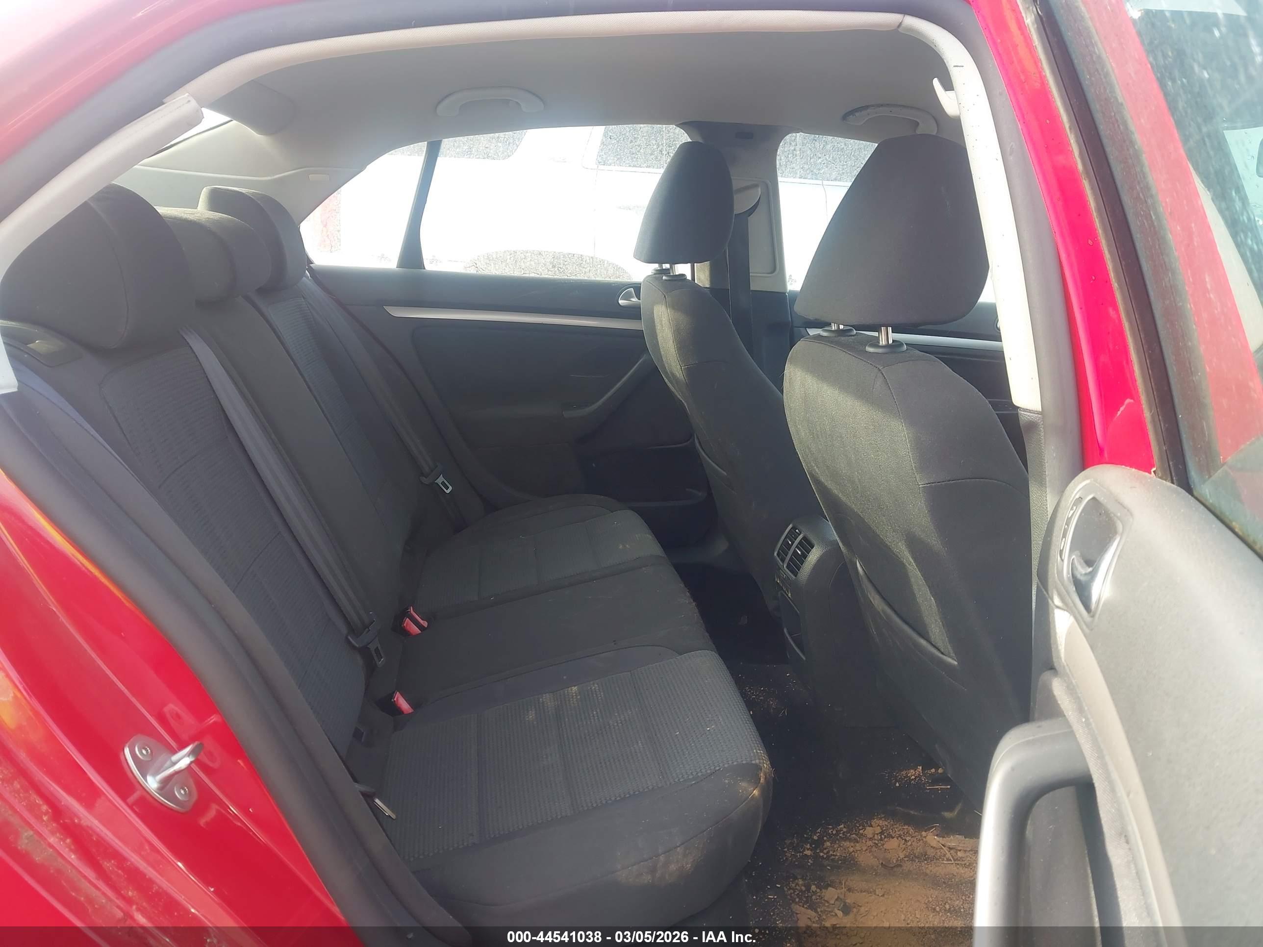 VOLKSWAGEN JETTA image 8
