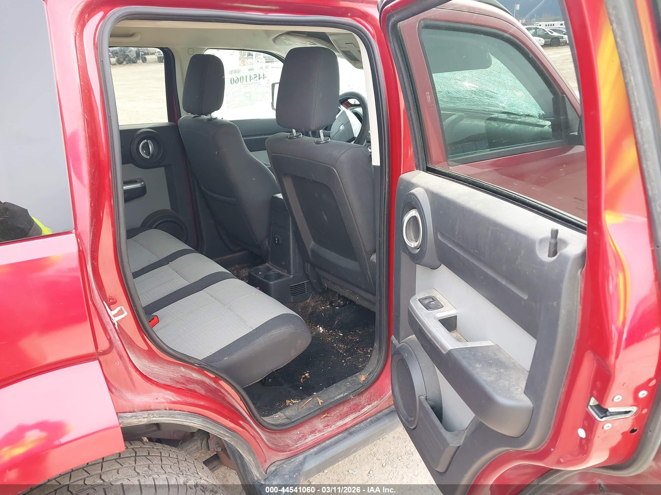 DODGE NITRO image 8