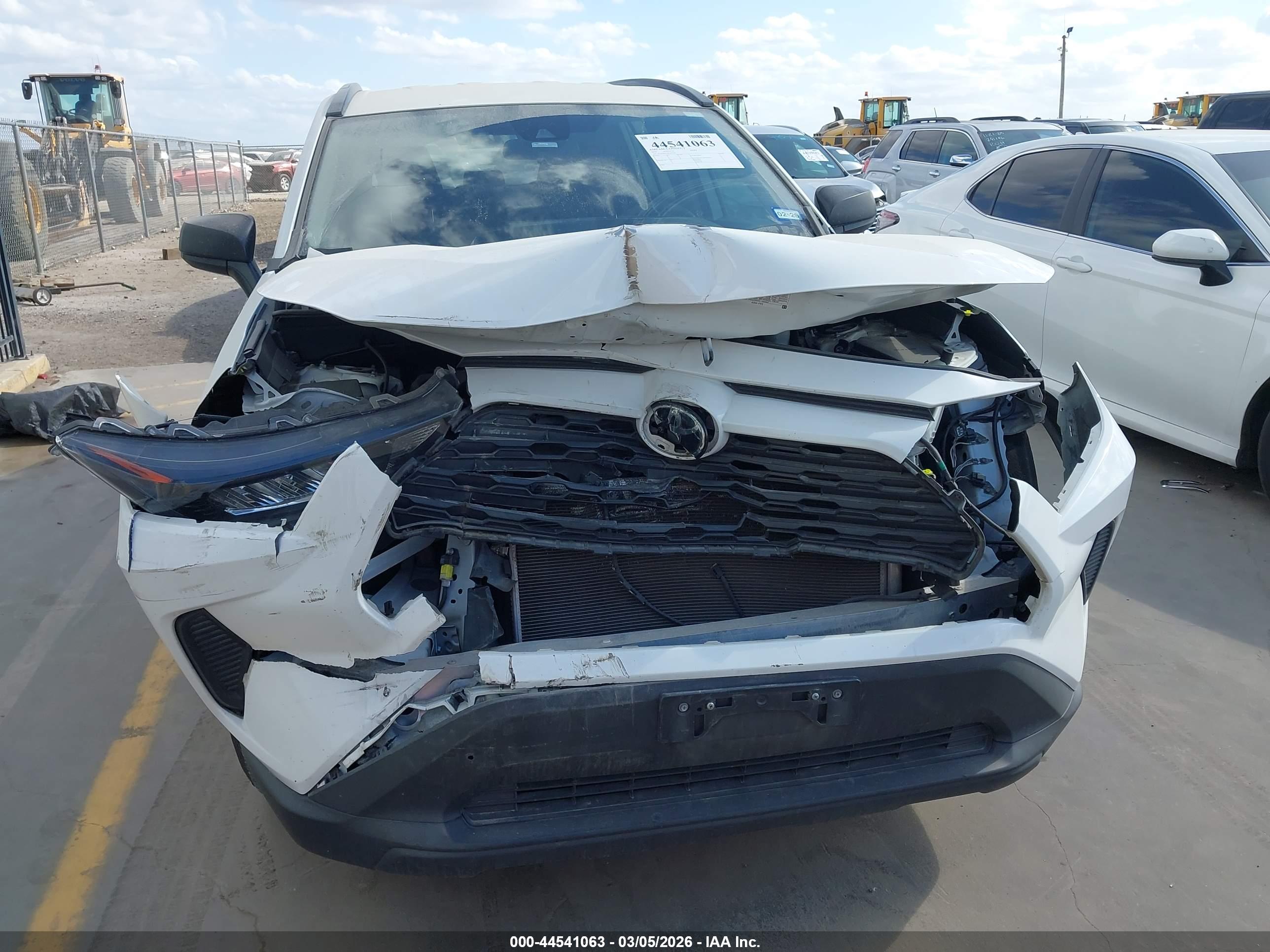TOYOTA RAV4 image 6
