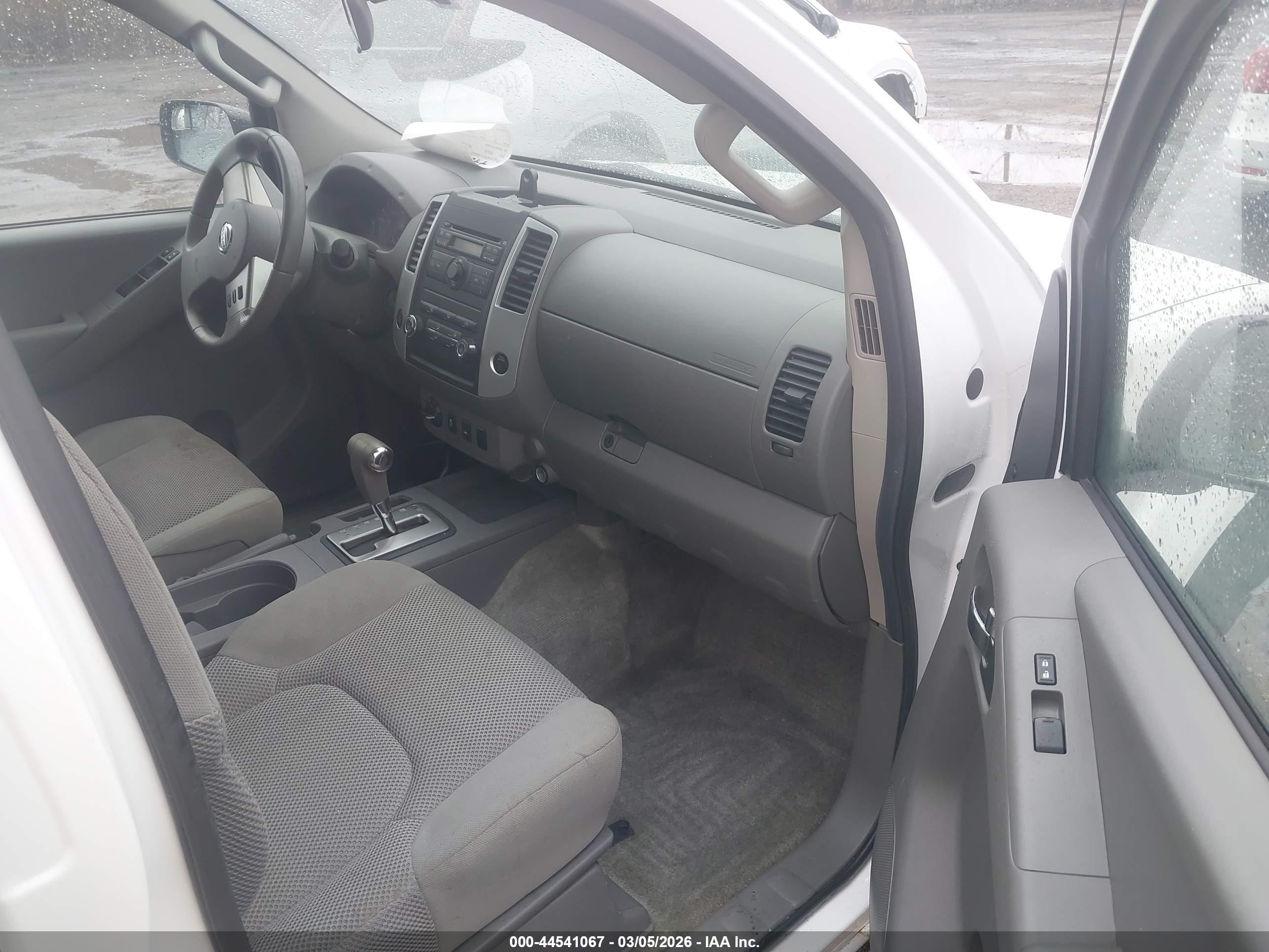 NISSAN FRONTIER image 5