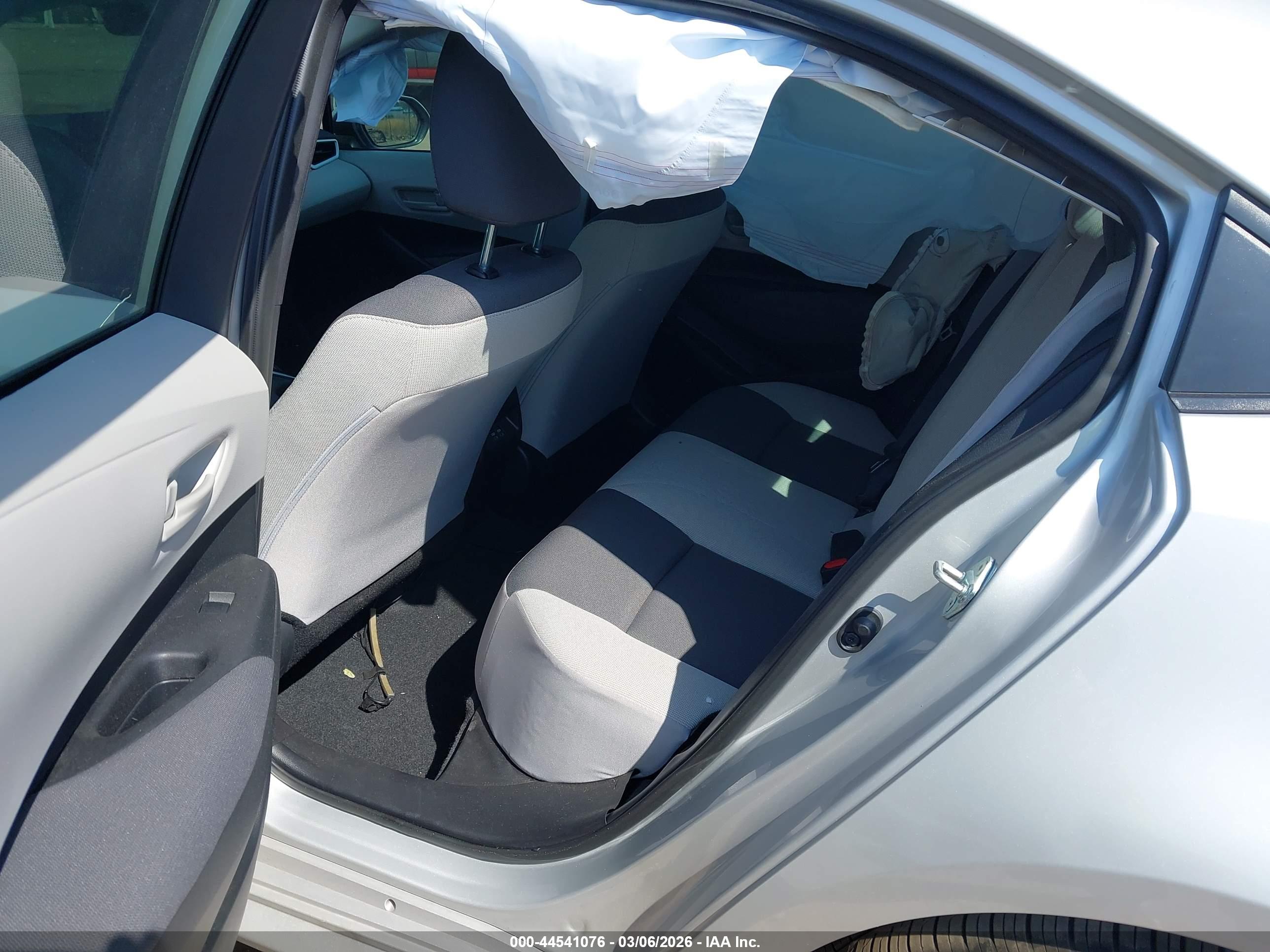 TOYOTA COROLLA image 8