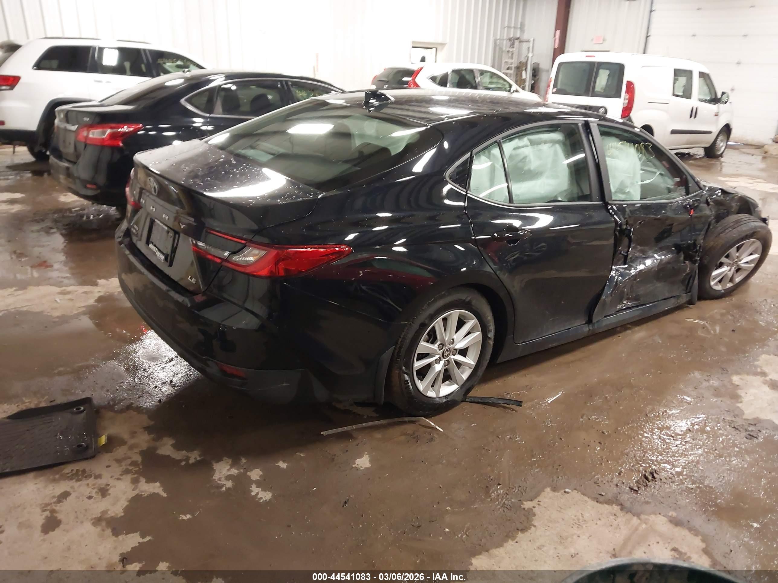 TOYOTA CAMRY image 4