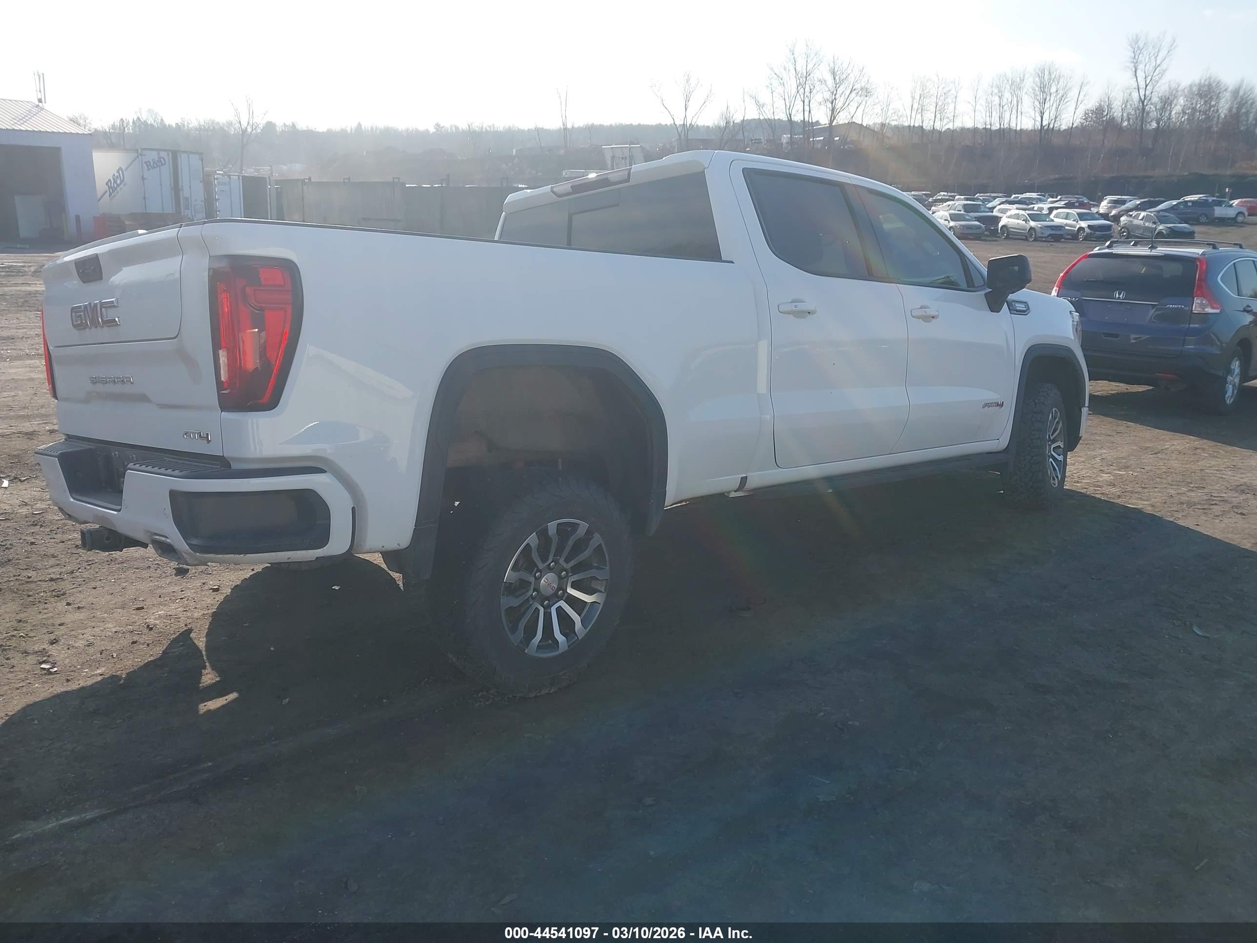 GMC SIERRA image 4