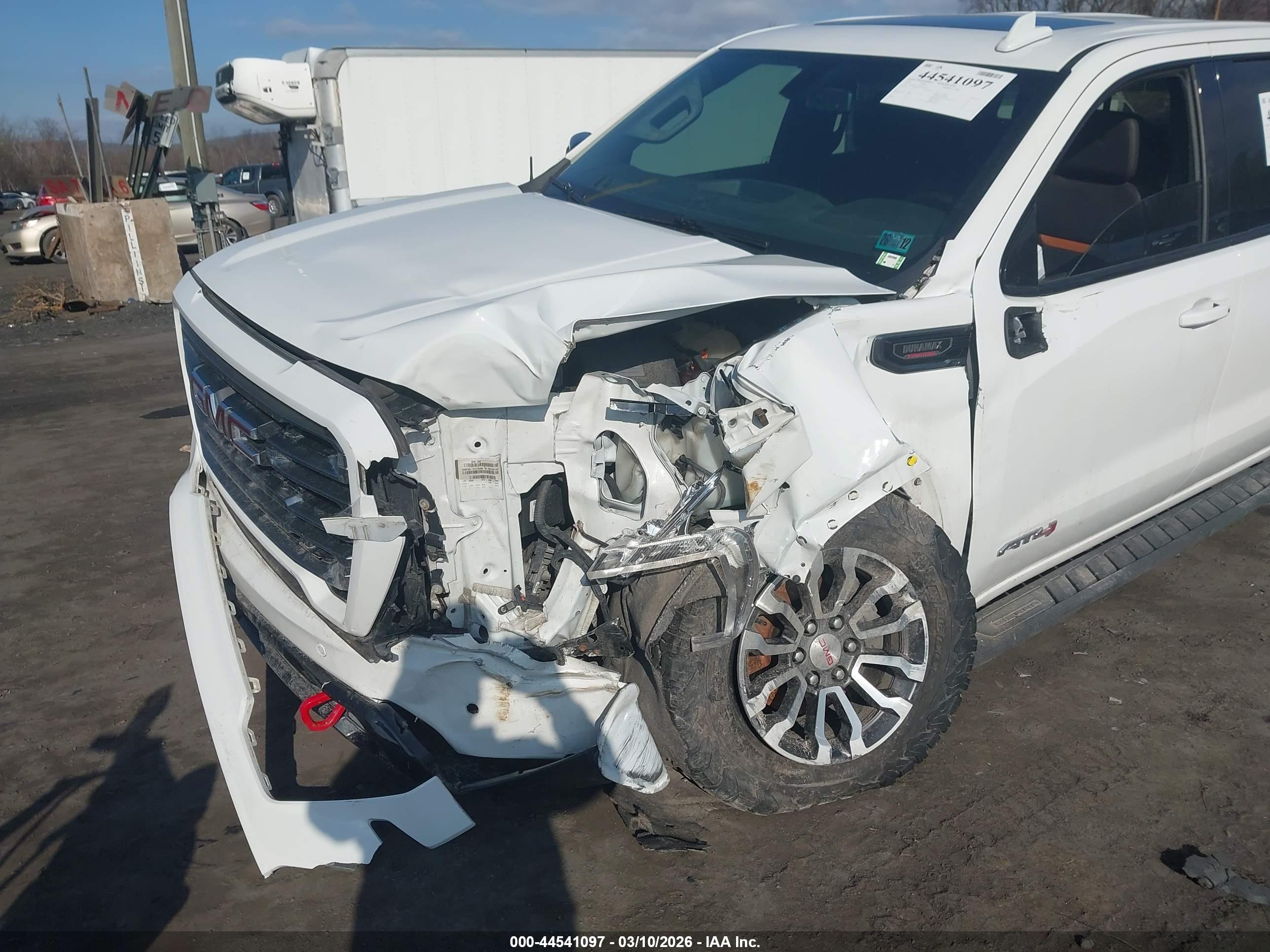 GMC SIERRA image 6