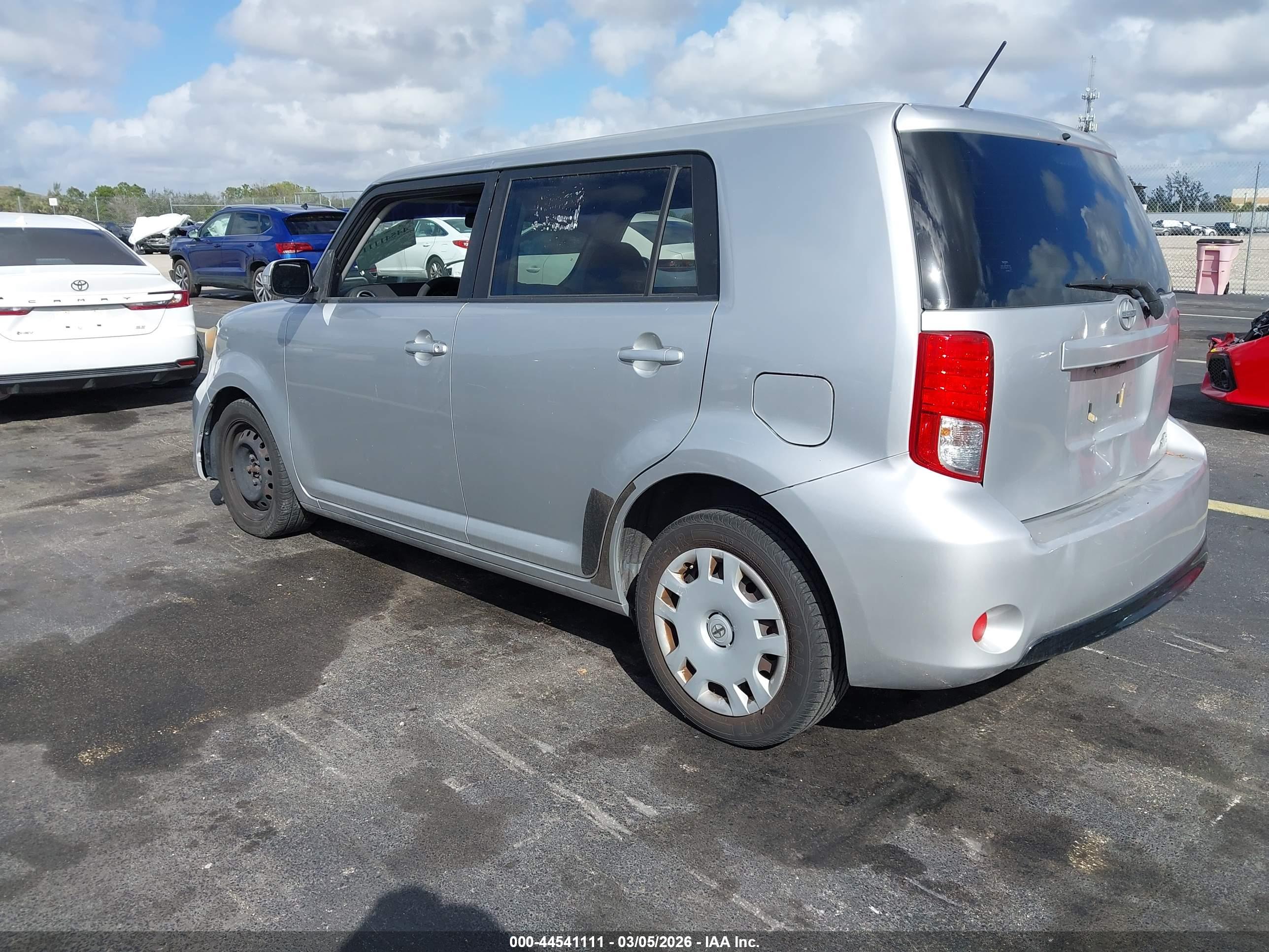 SCION XB image 3