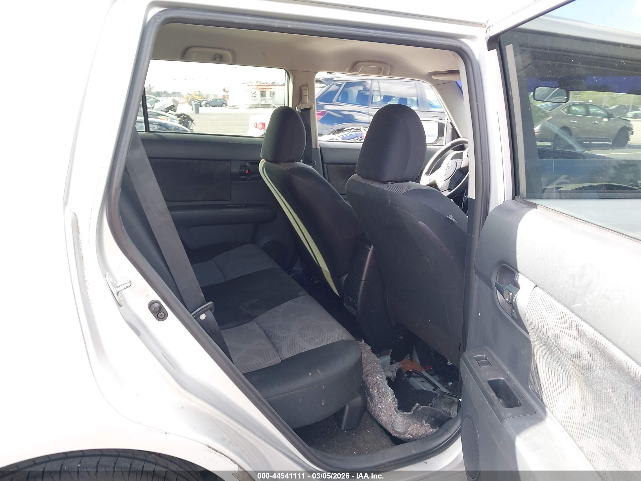 SCION XB image 8