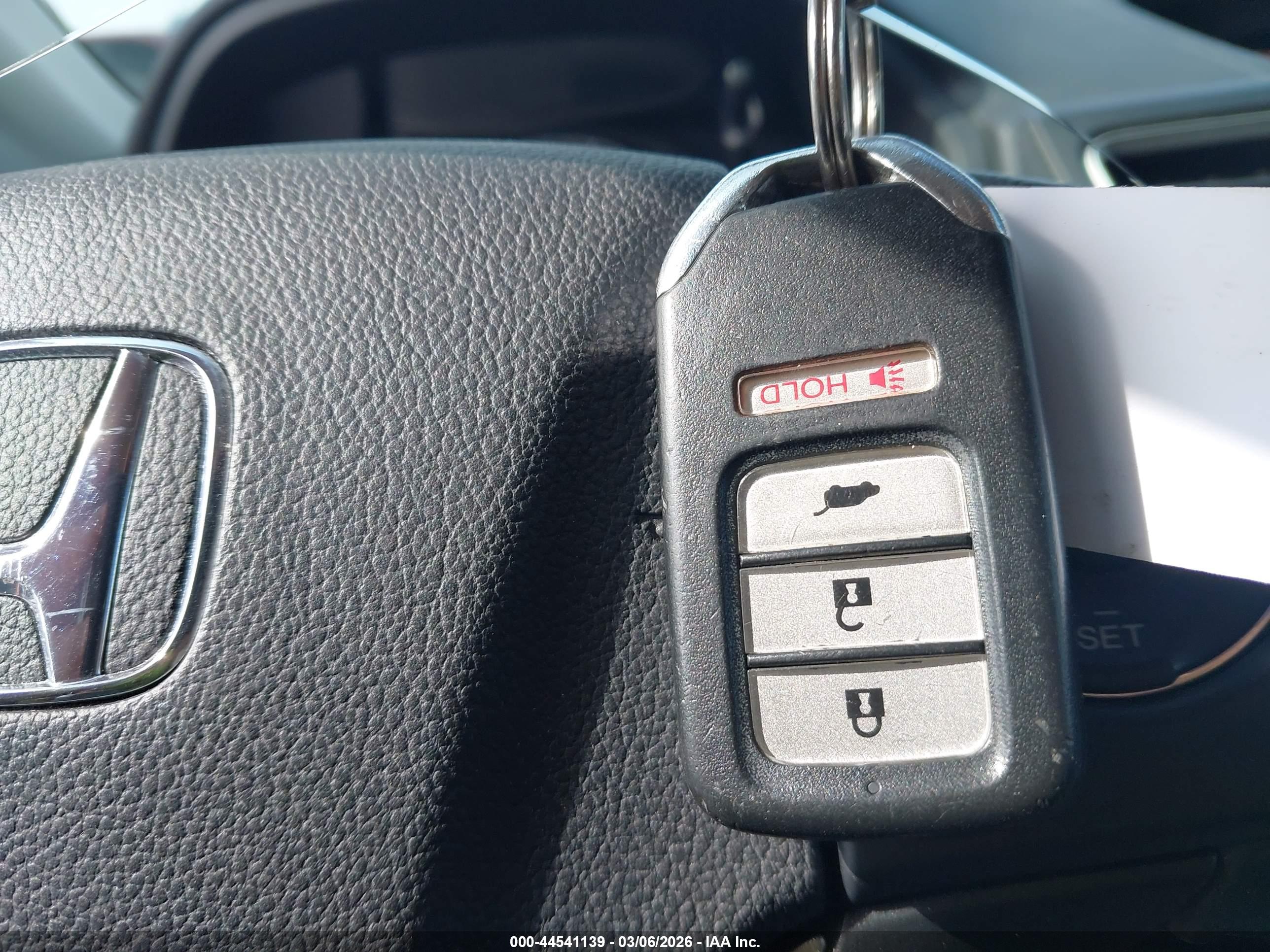 HONDA CR-V image 11