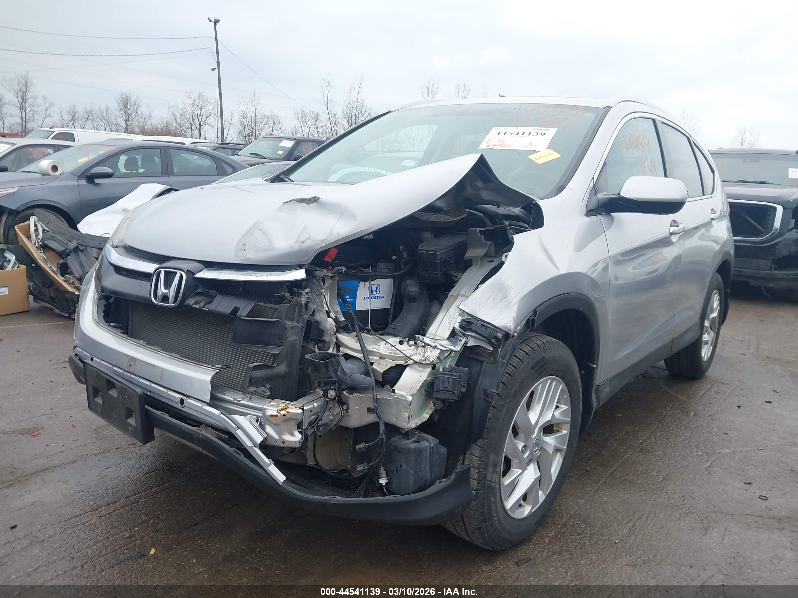 HONDA CR-V image 2