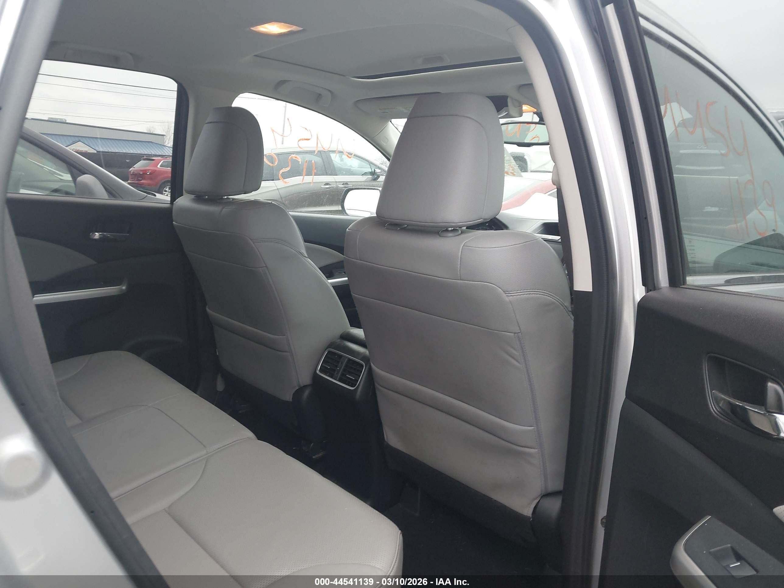 HONDA CR-V image 8