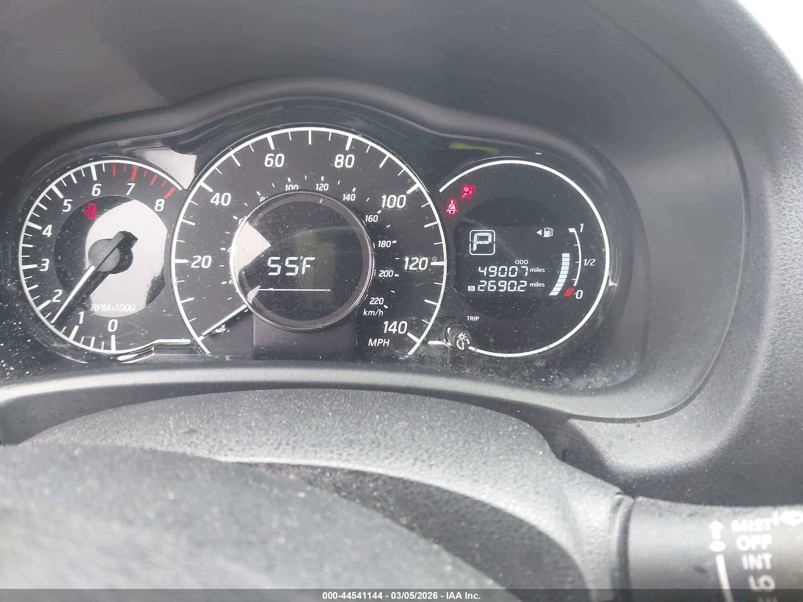 NISSAN VERSA image 7