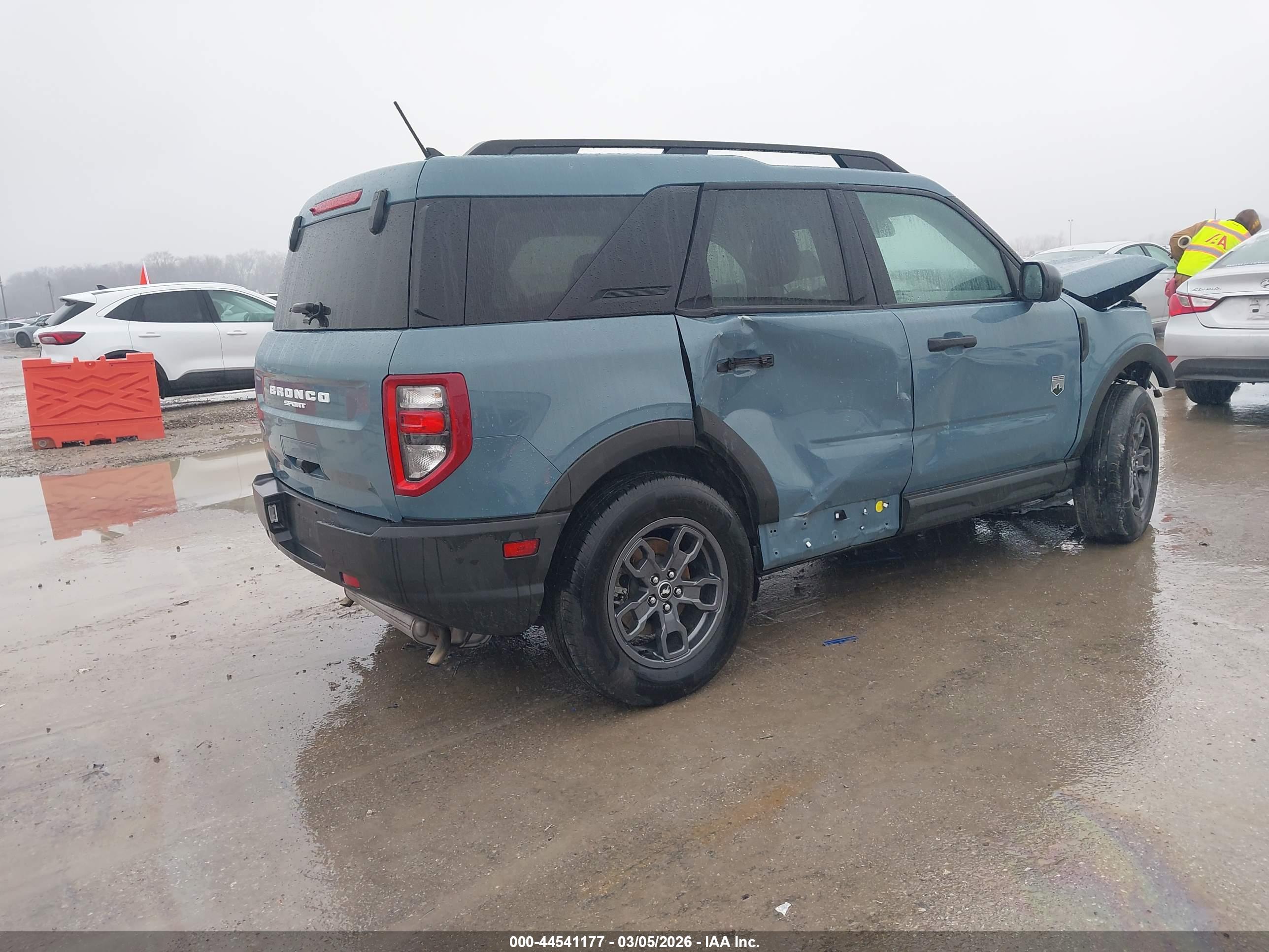 FORD BRONCO image 4