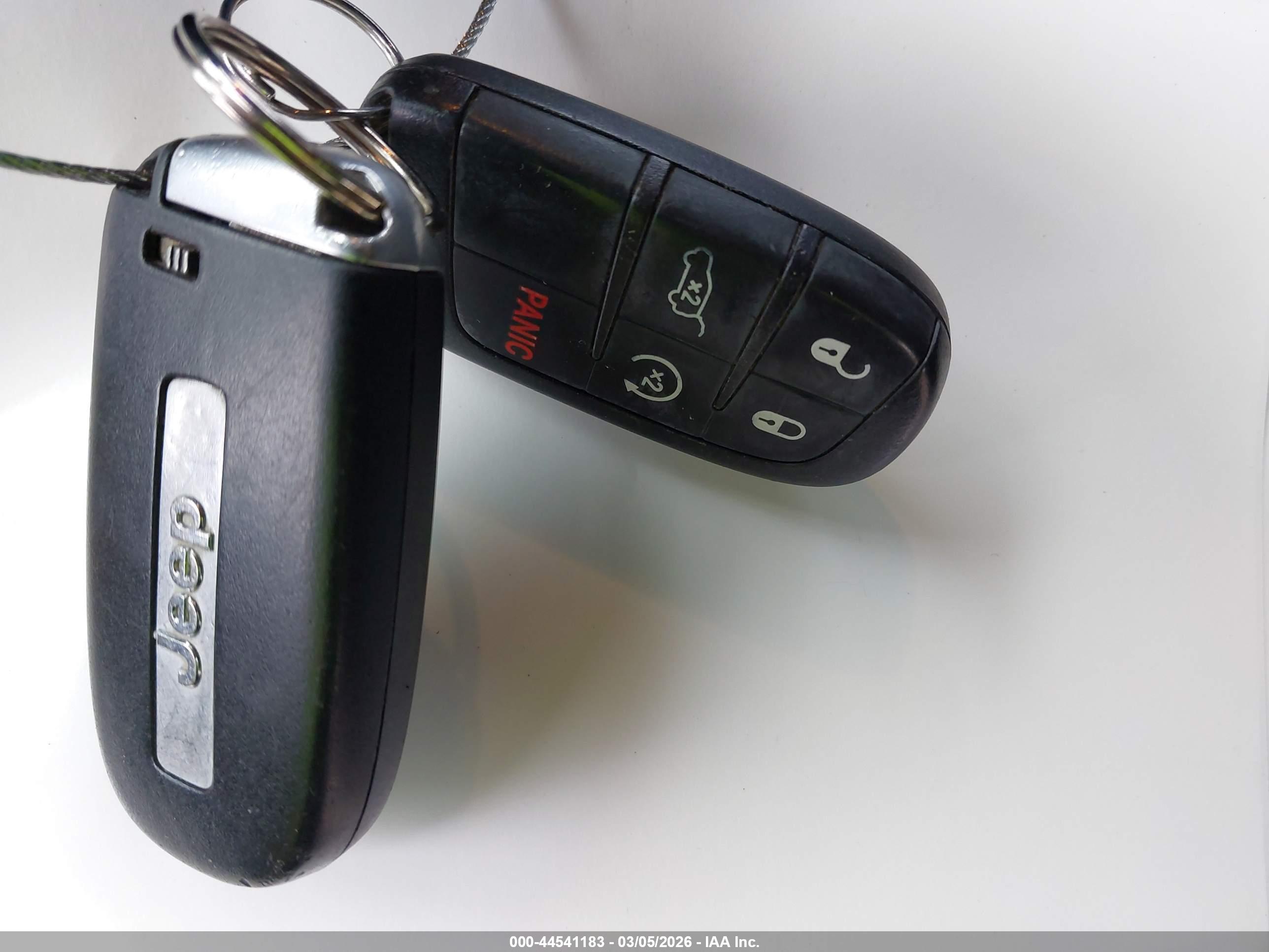 JEEP GRAND image 11