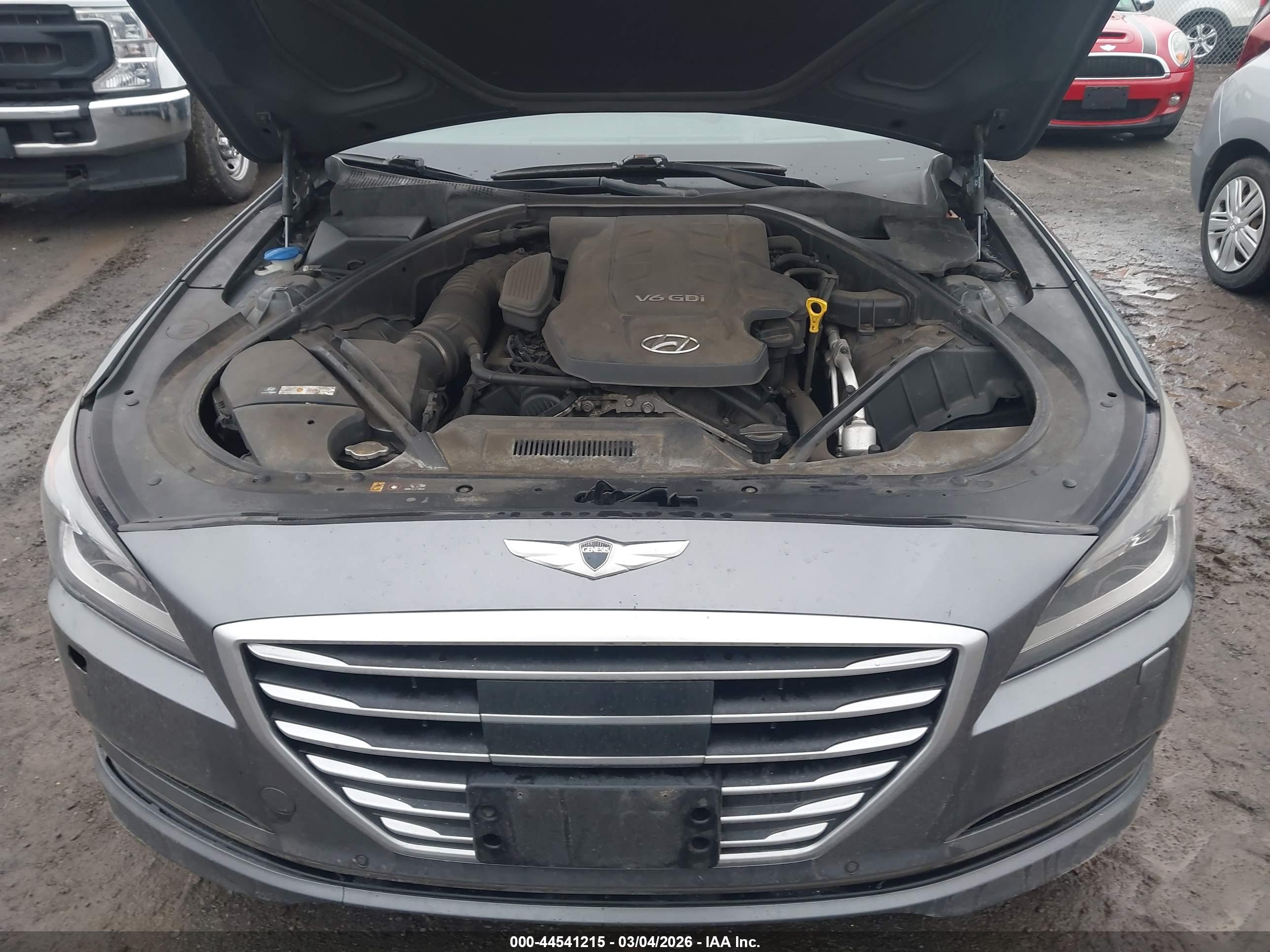 HYUNDAI GENESIS image 6