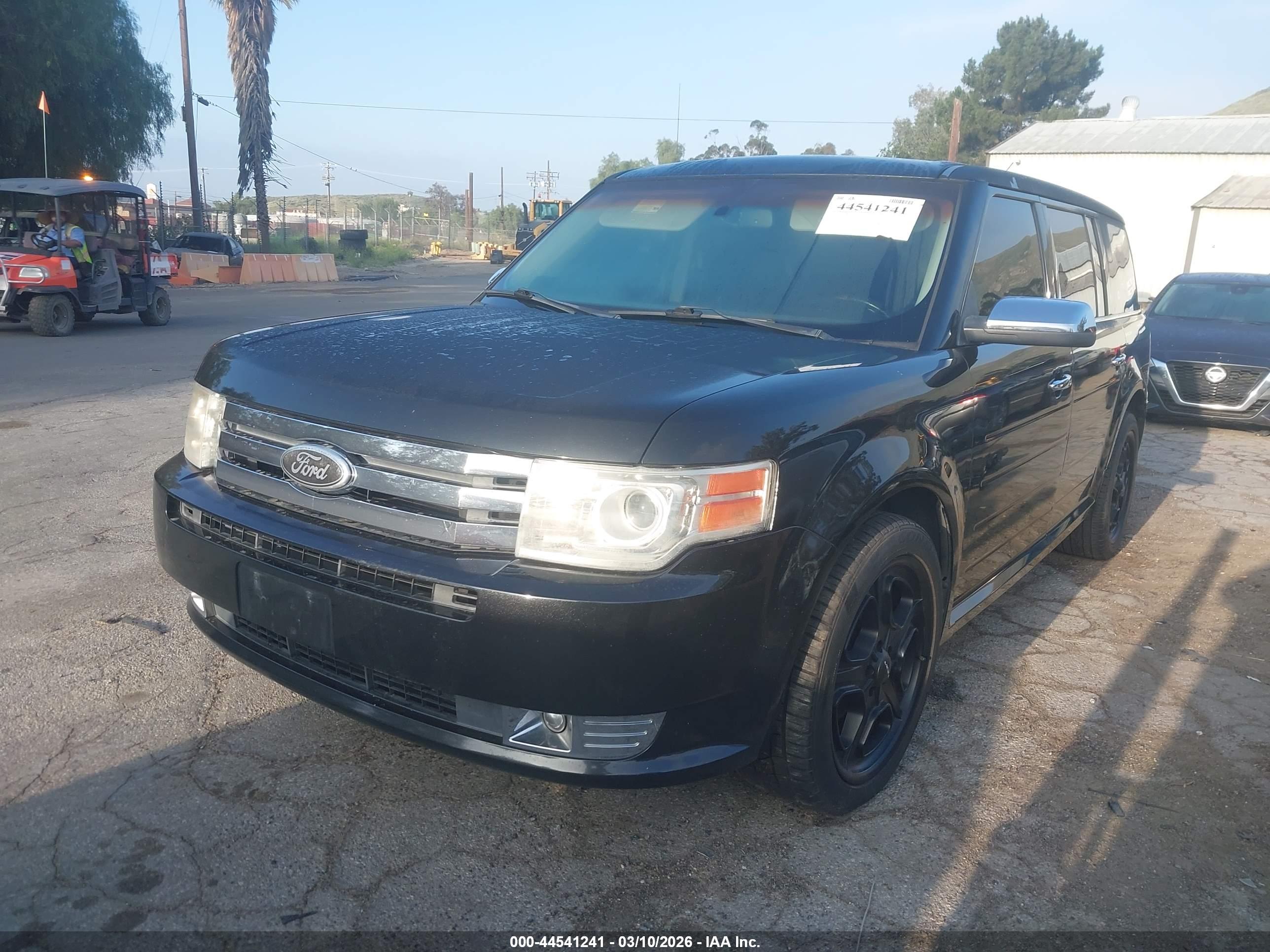 FORD FLEX image 2