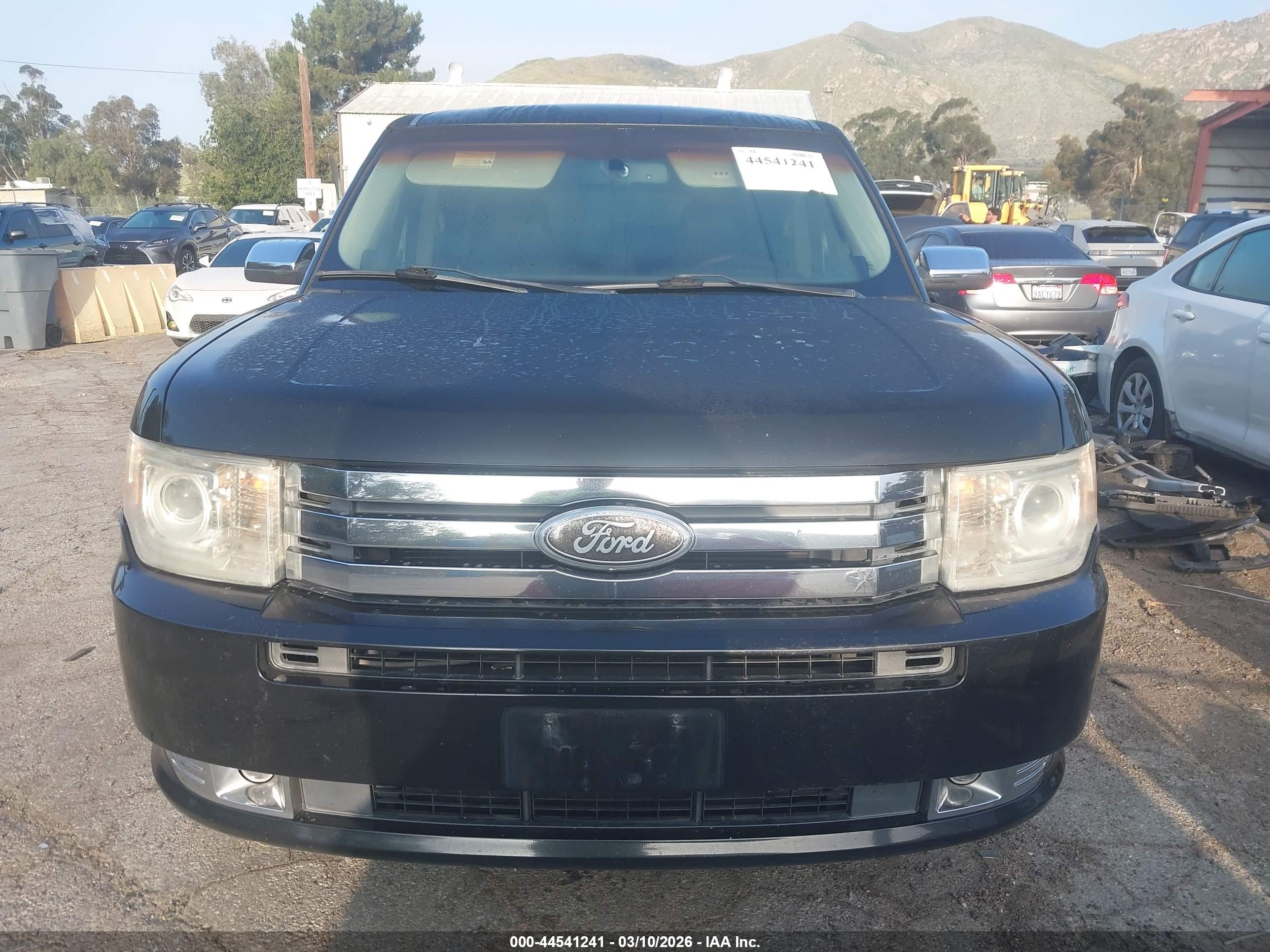 FORD FLEX image 6