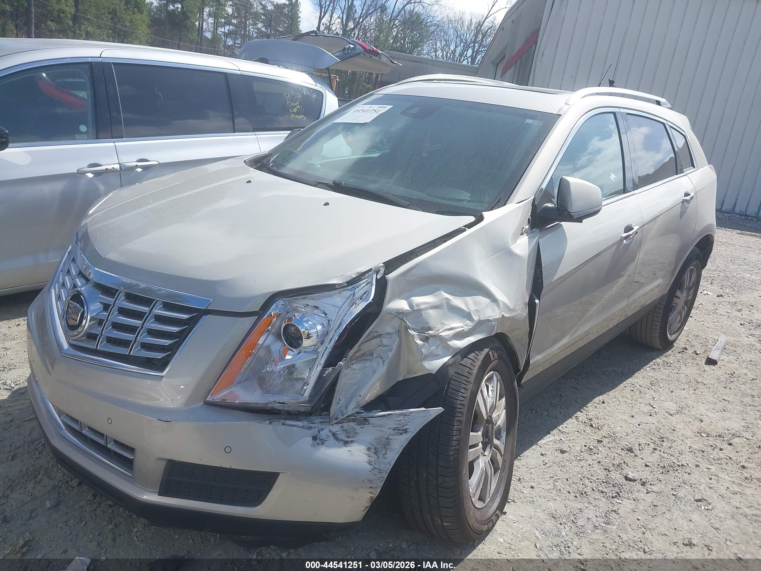 CADILLAC SRX image 2