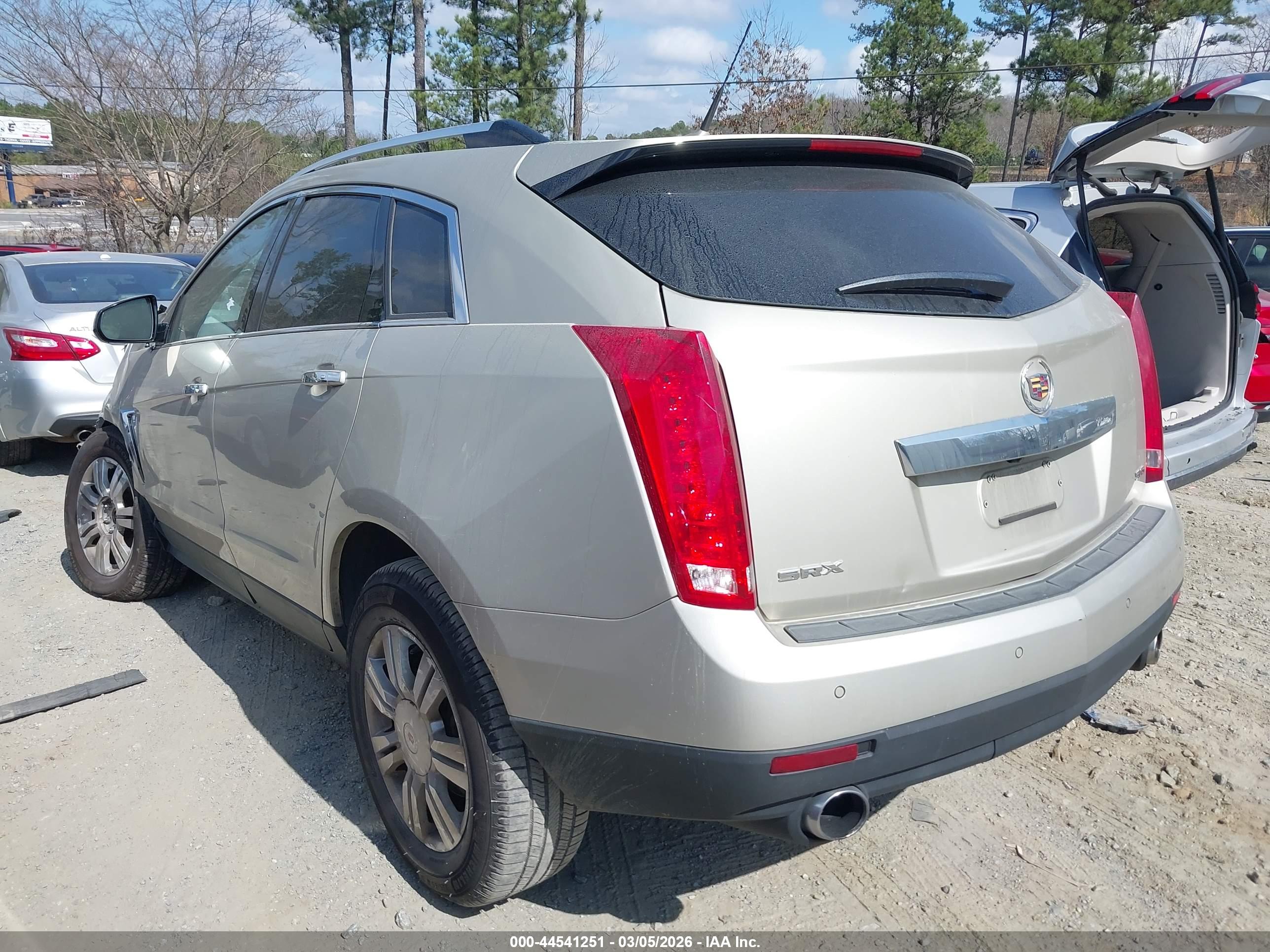 CADILLAC SRX image 3