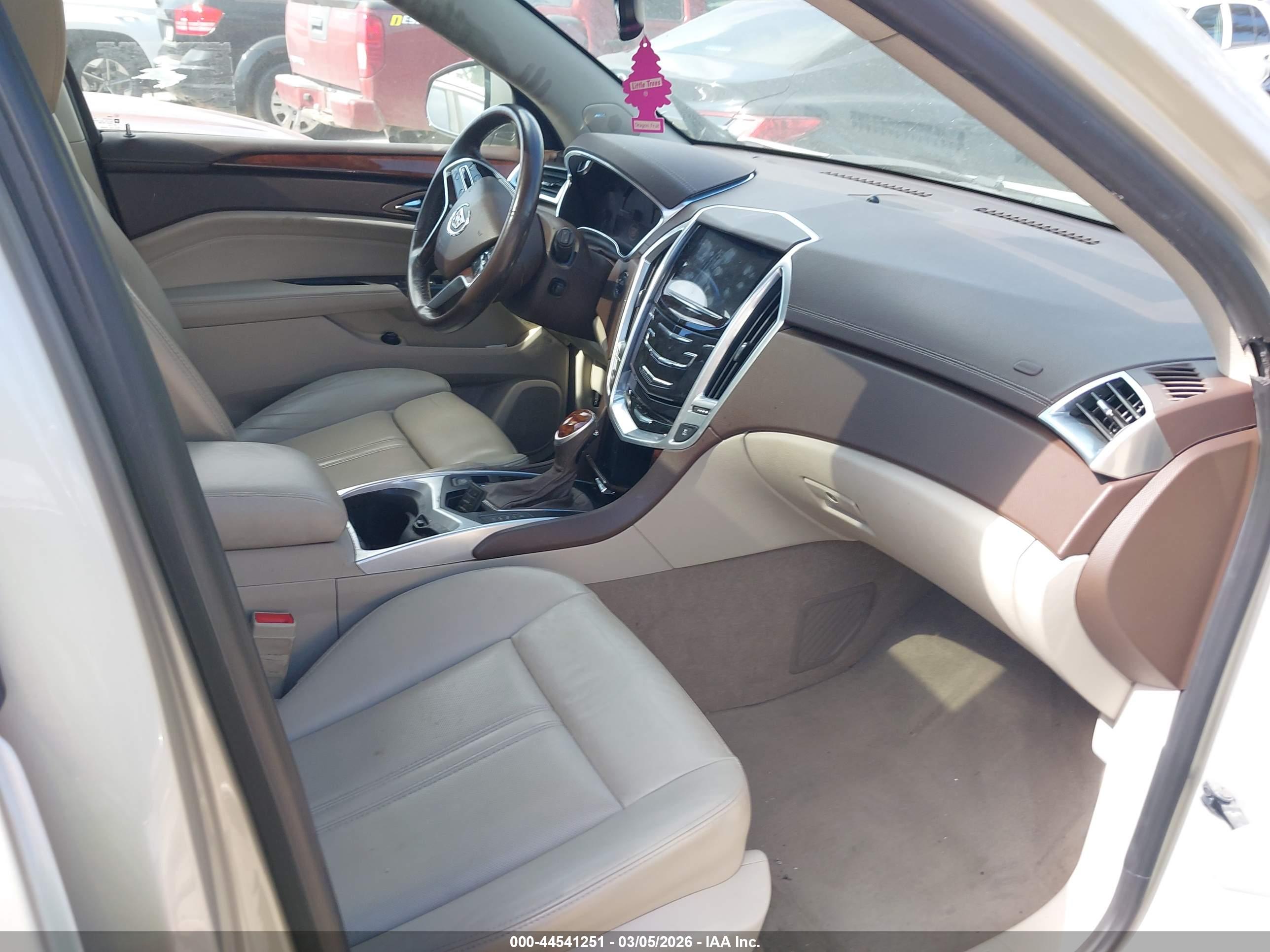 CADILLAC SRX image 5