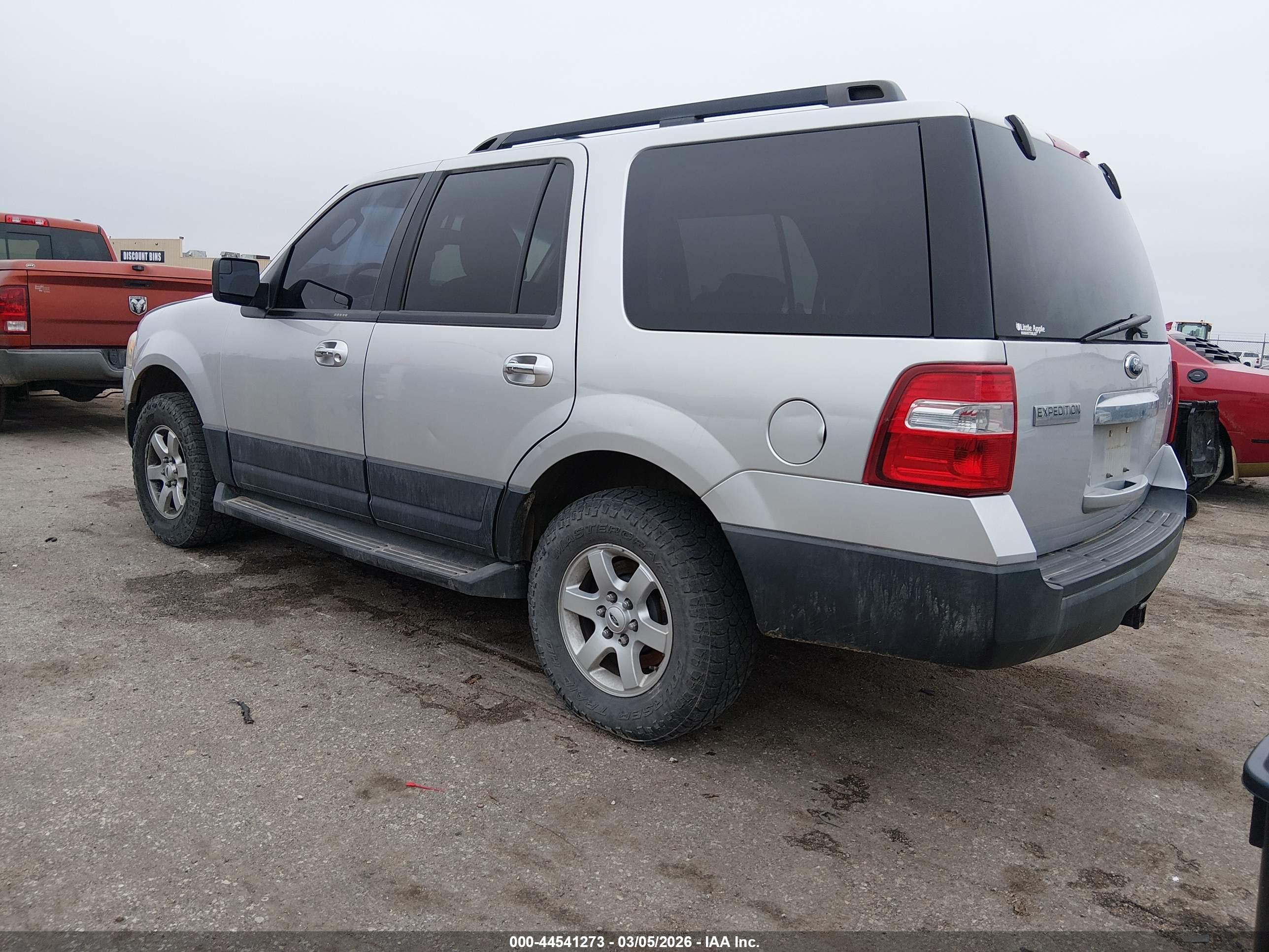 FORD EXPEDITION image 3