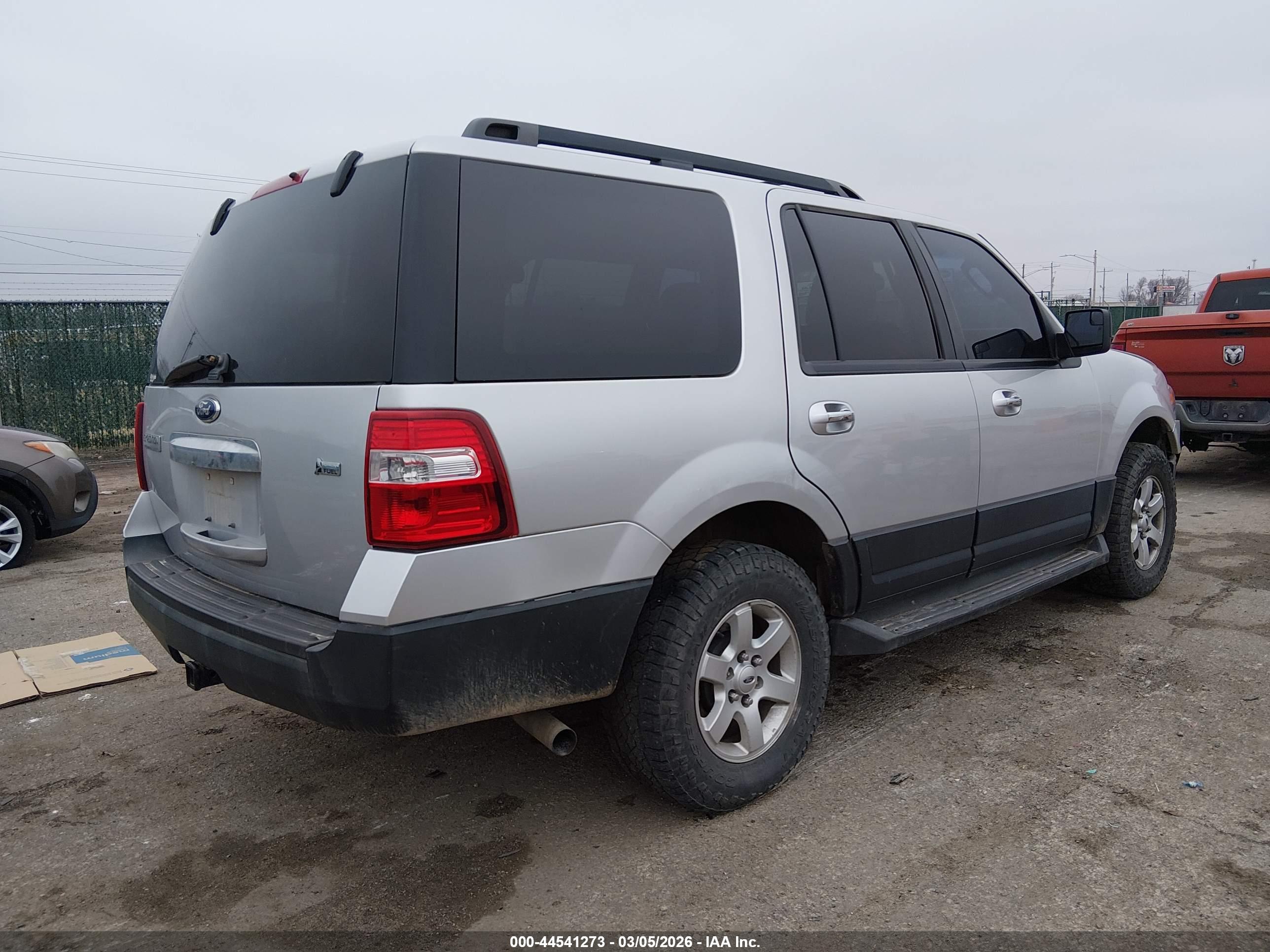 FORD EXPEDITION image 4