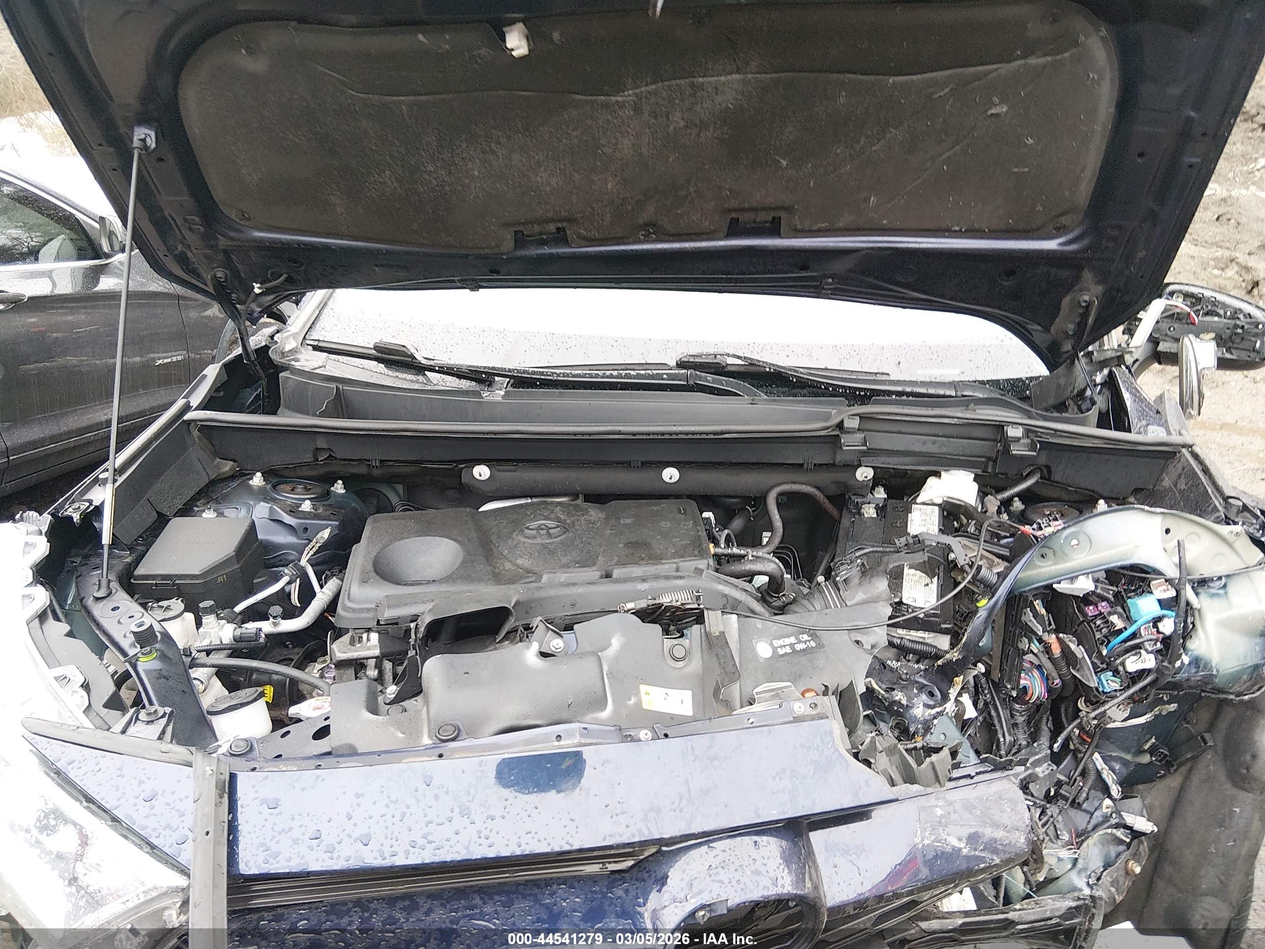 TOYOTA RAV4 image 10