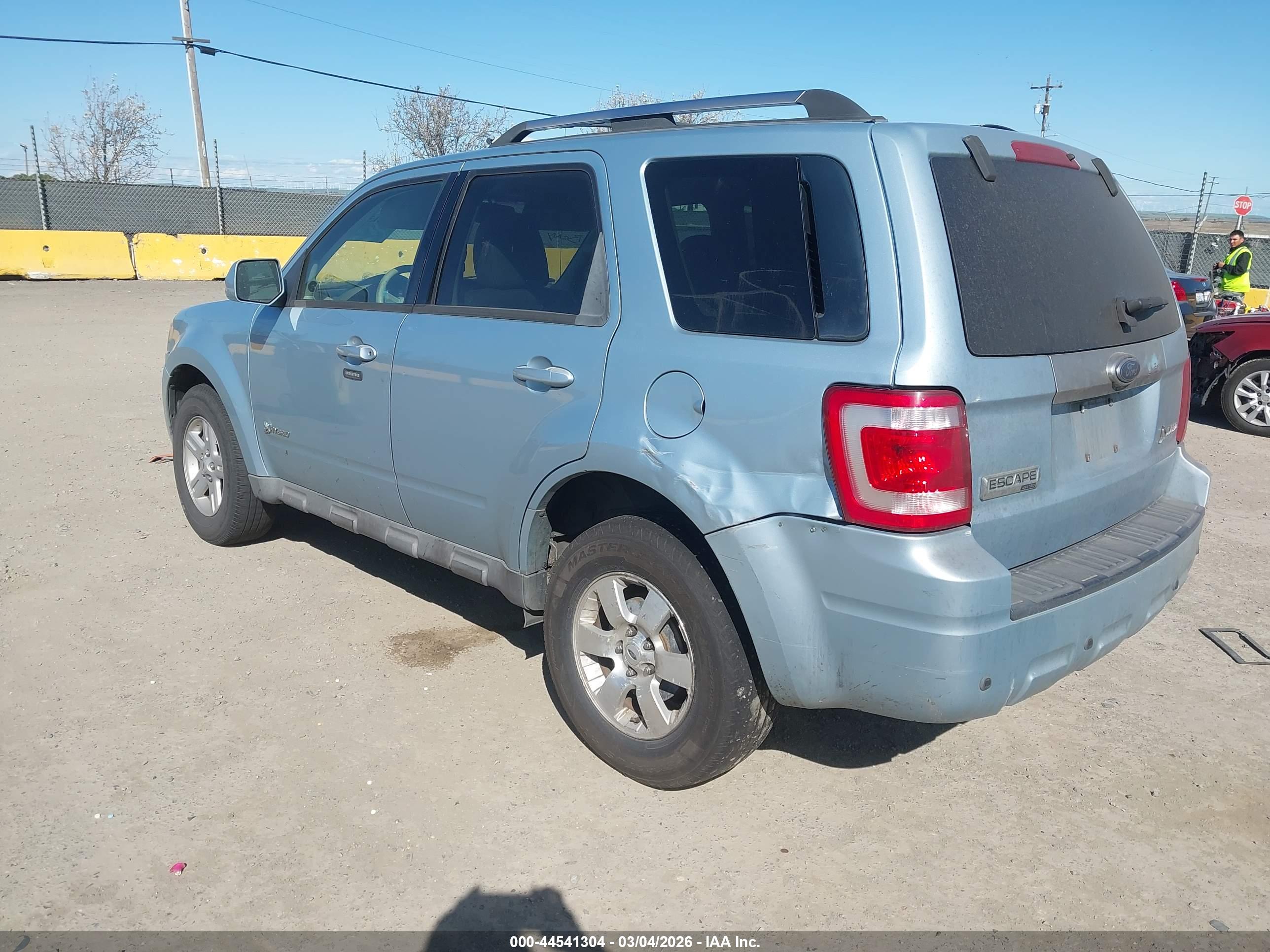 FORD ESCAPE image 3