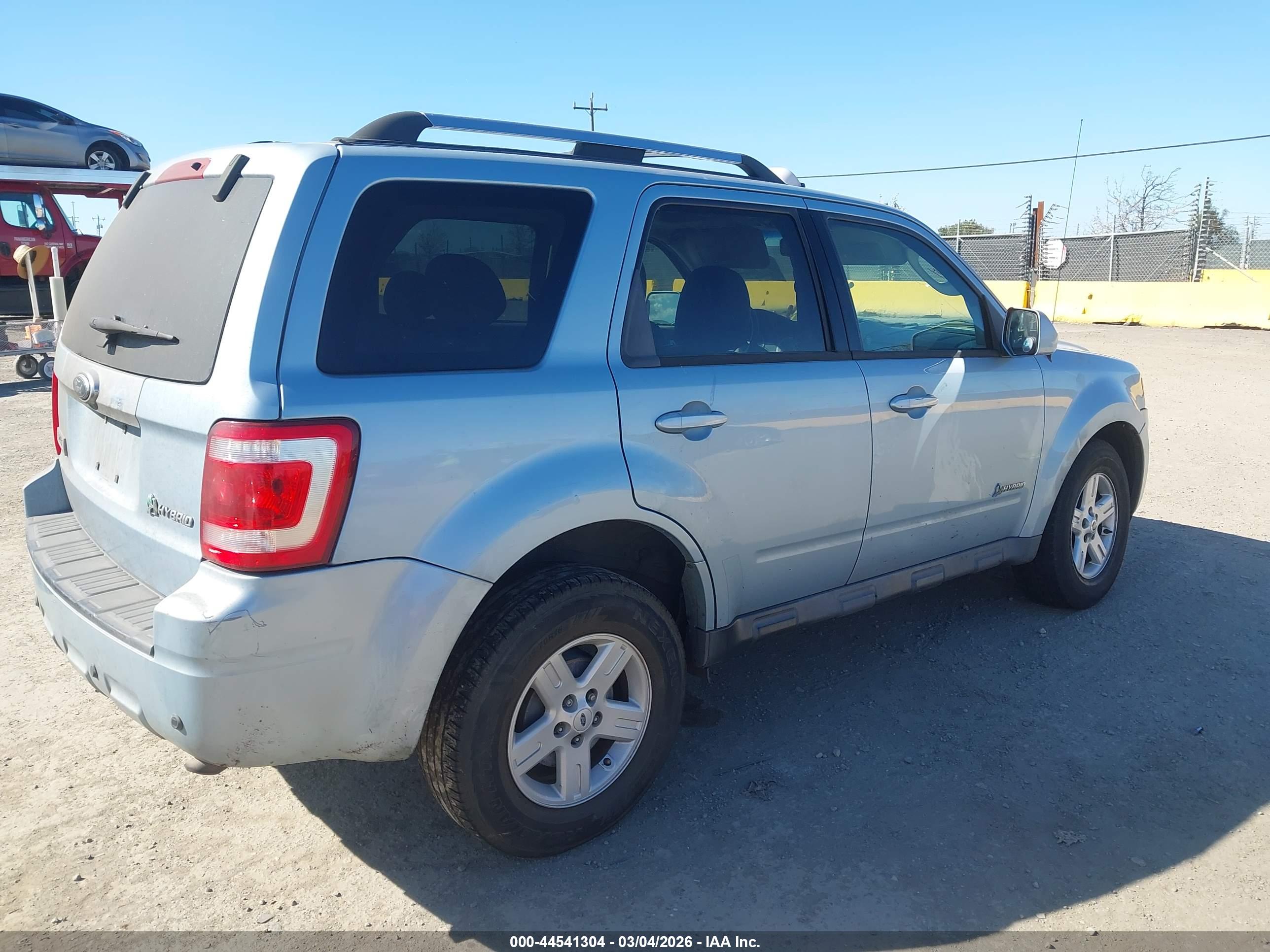 FORD ESCAPE image 4