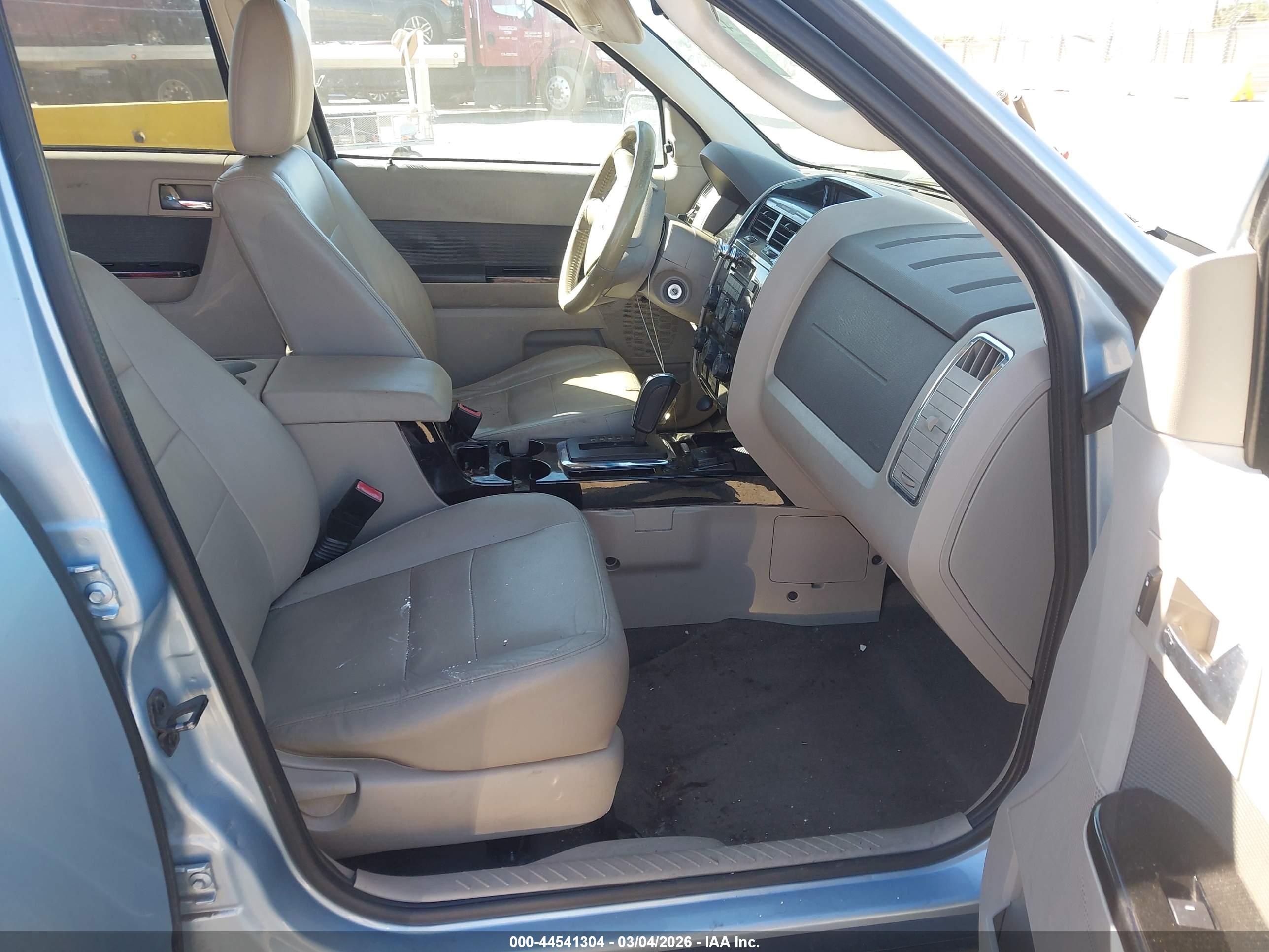 FORD ESCAPE image 5